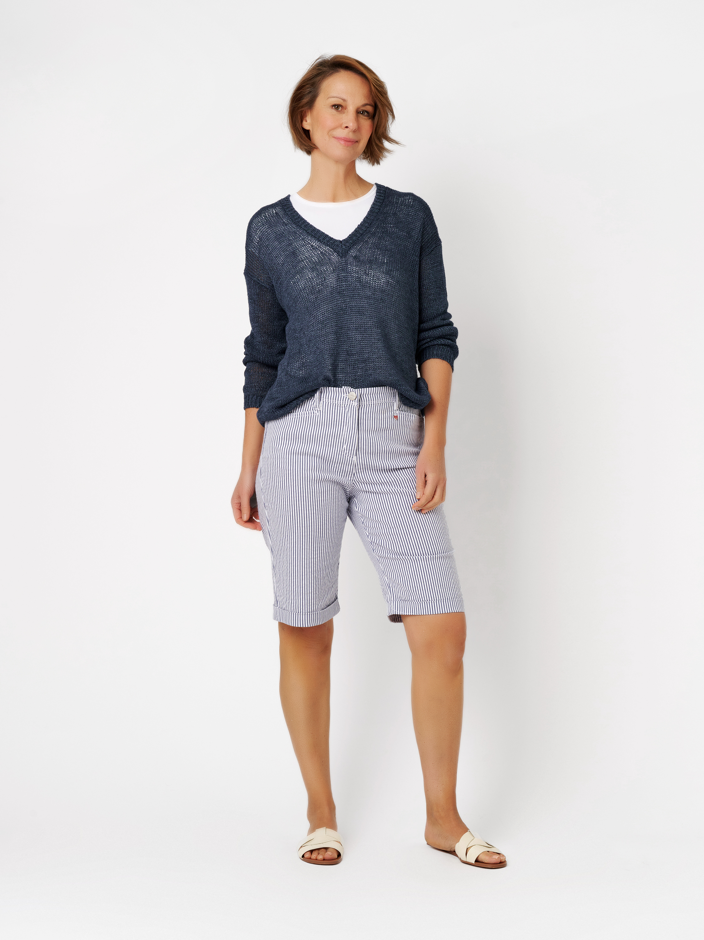 Womens shorts Meine beste Freundin Bermuda in blue / white, striped bermuda shorts made of airy seersucker, outfit view worn by model