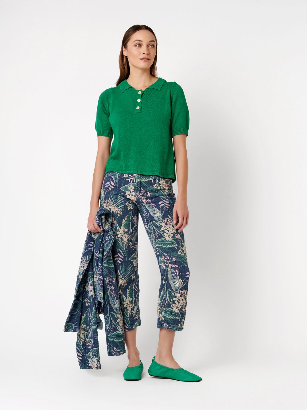 Damenjeans Ella 7/8 in multicolour, 7/8-Jeans mit aus Denim-Jacquard, Outfitansicht am Model
