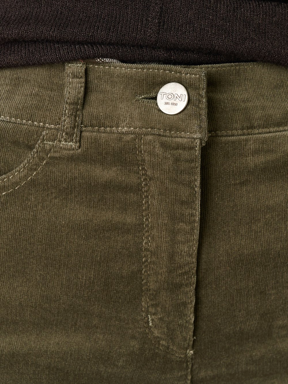 Womens trousers Be Loved in Olive, high-waist corduroy trousers, second detail view