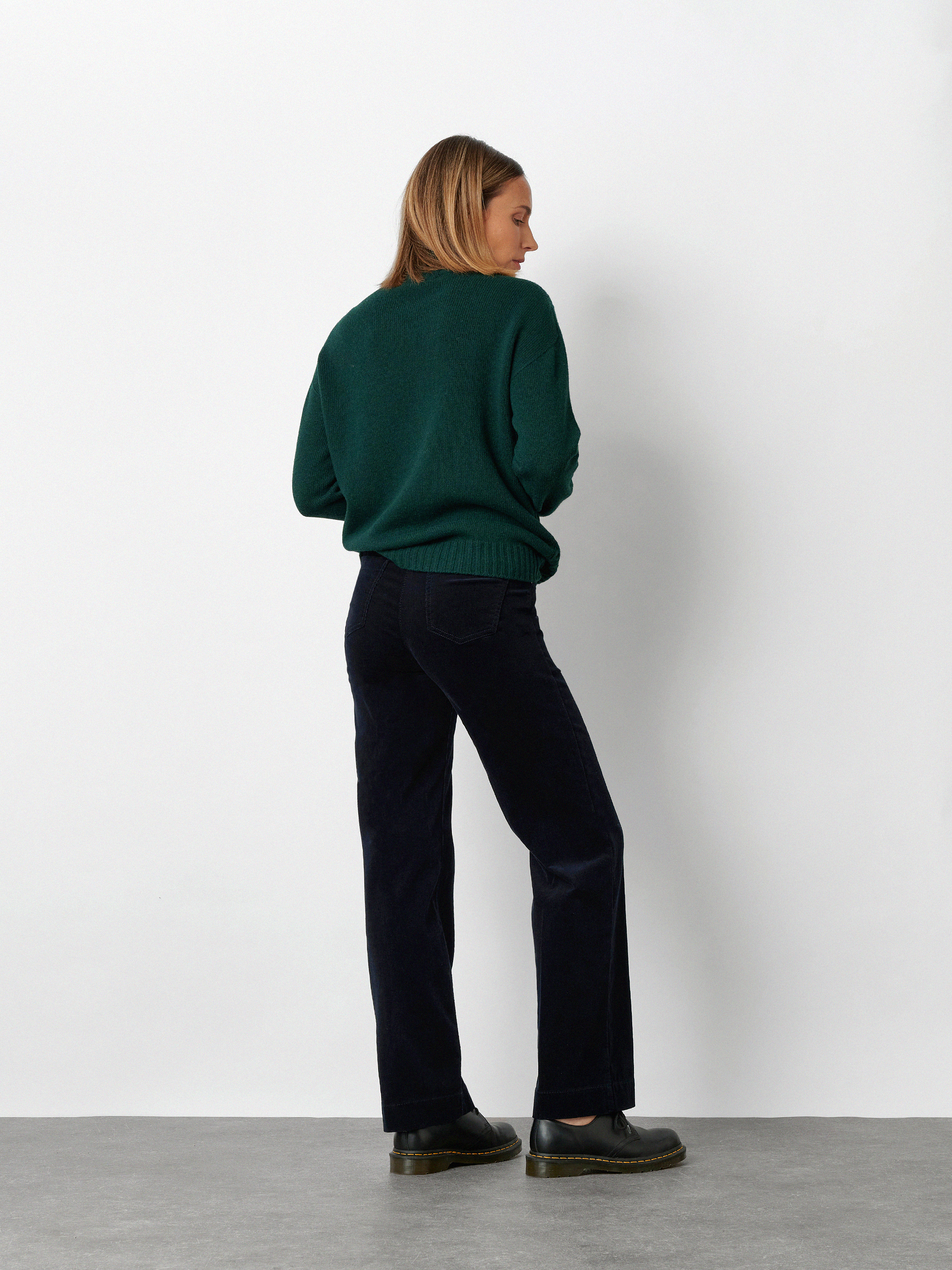 Womens trousers Jenny Wide in Dark Blue, wide-leg corduroy trousers, back view worn by model