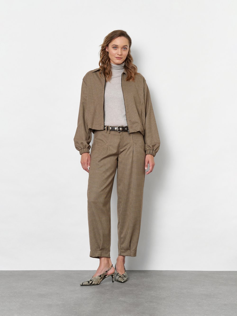 Barrel-Fit Hose mit feinem Pepitamuster | Style »Elli Barrel« Camel
