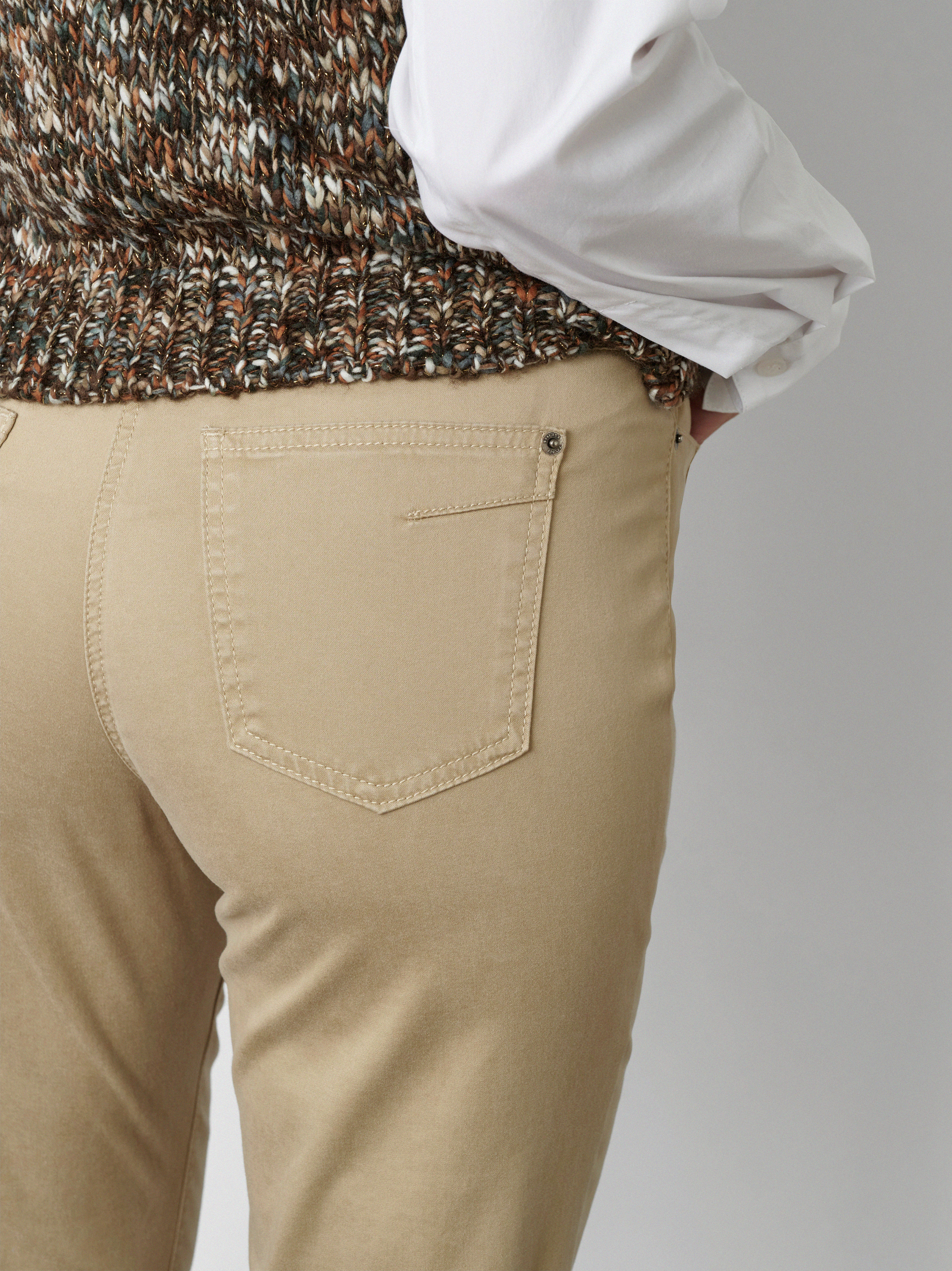 Damenhose Be Loved in Sand, high-Waist Hose aus Baumwollsatin, Detailansicht