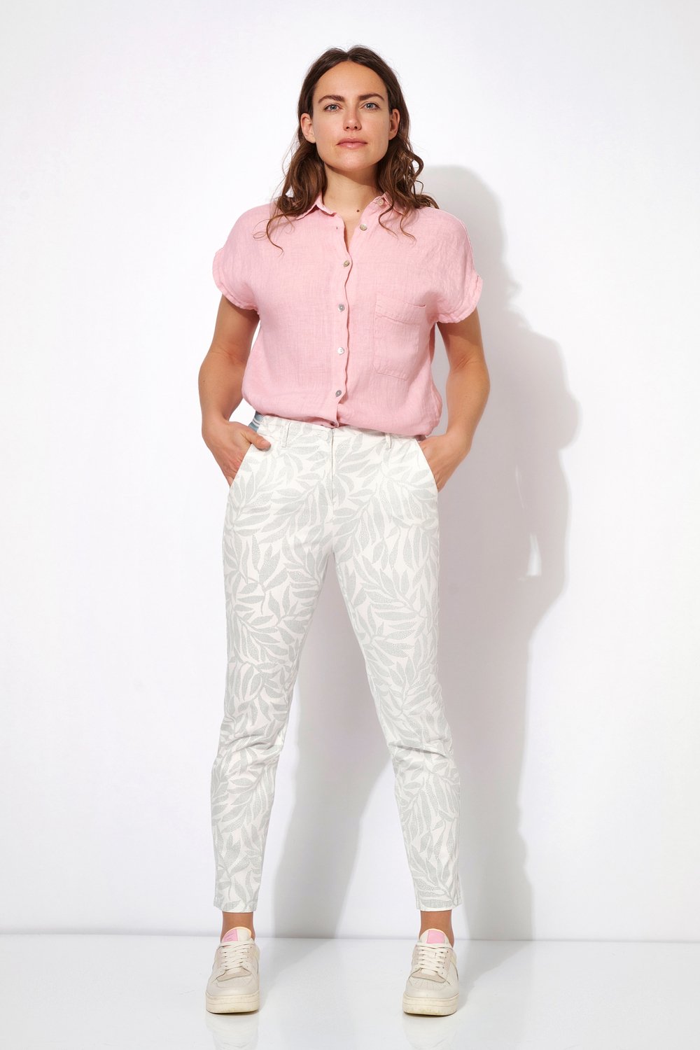 Chino mit Blätterdruck | Style »Luisa« white/green