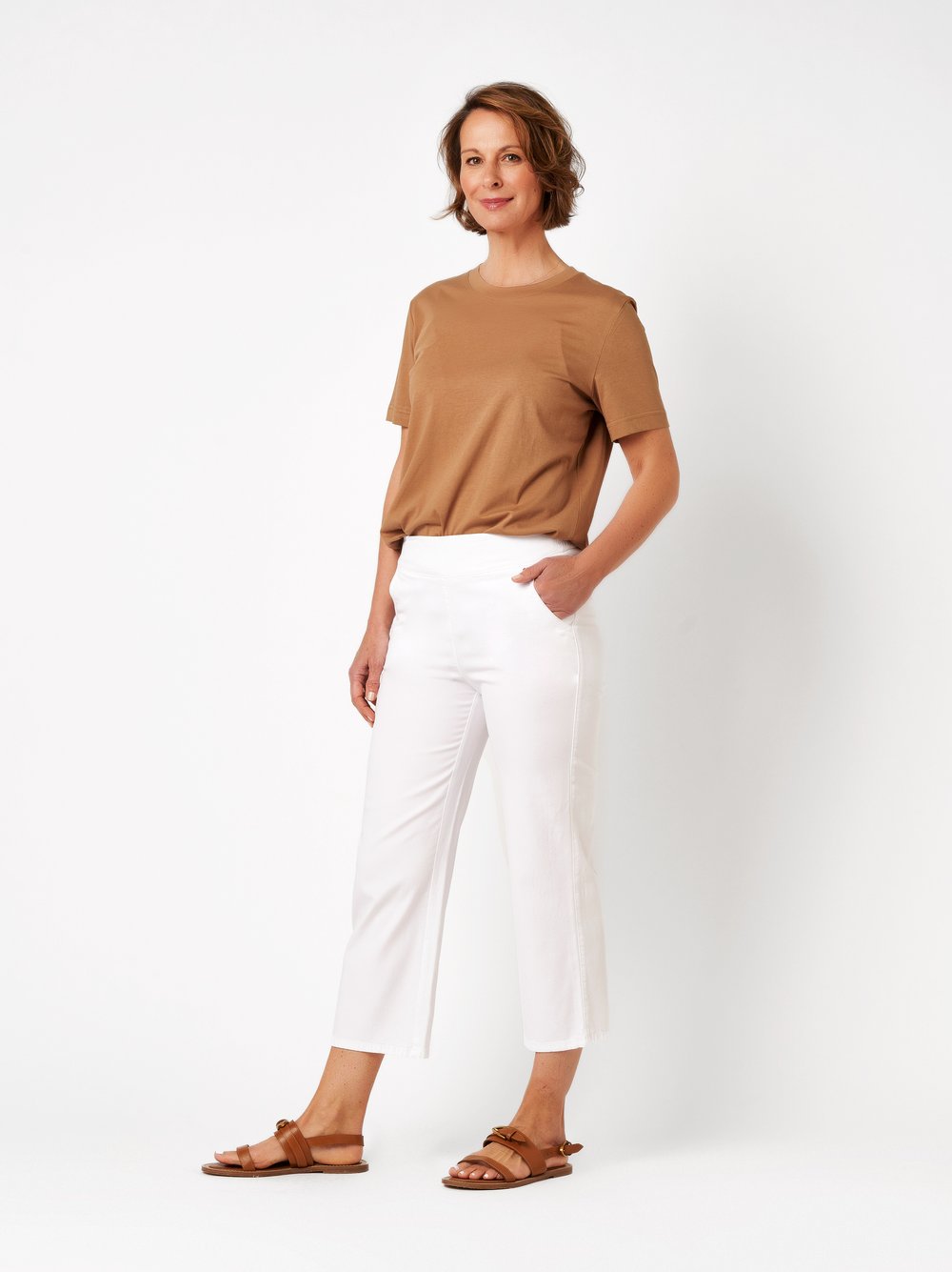 Damenjeans Scarlet 3/4 in white, Weite 3/4-Hose, Outfitansicht am Model