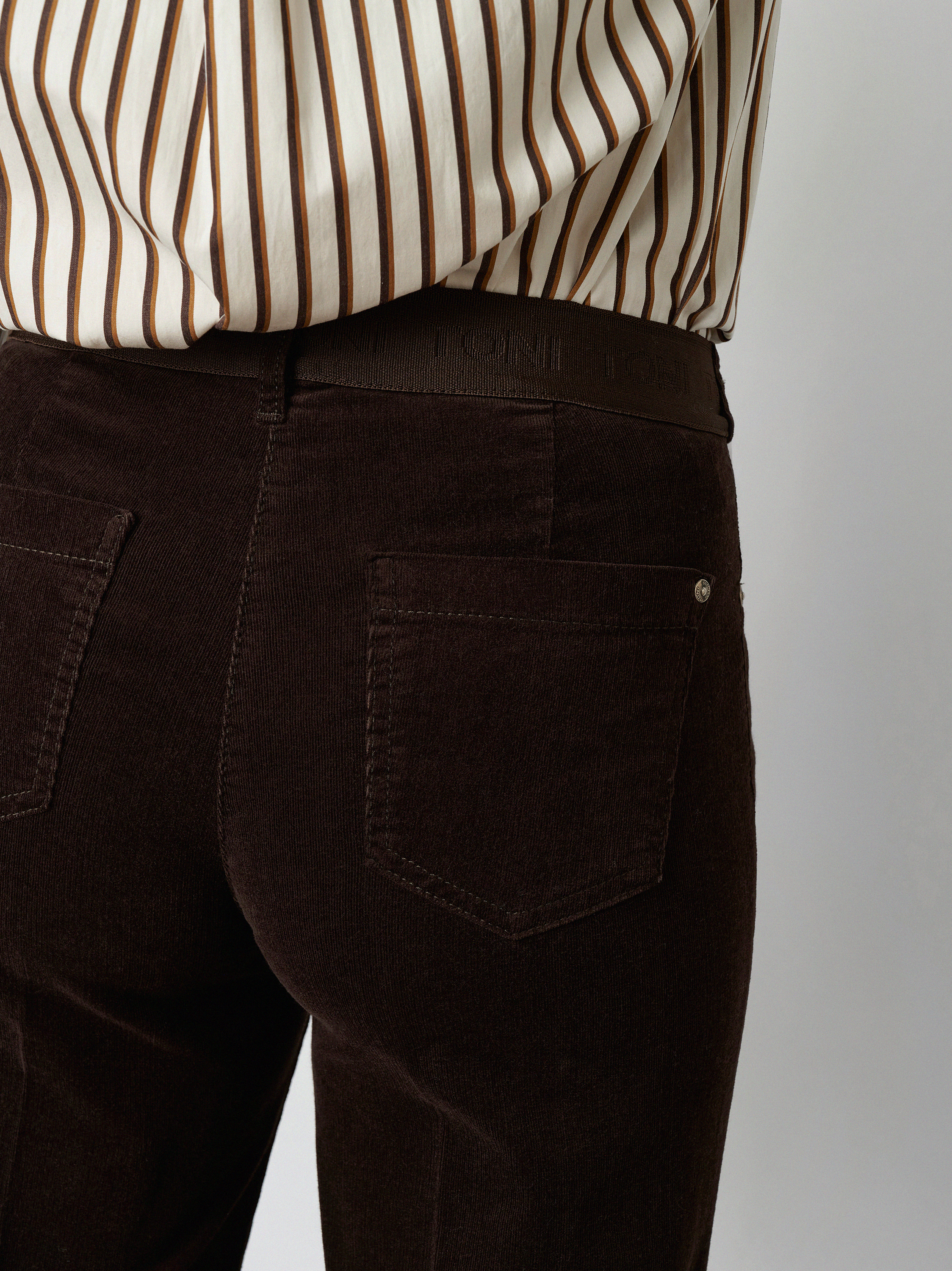 Womens trousers Jenny Wide in Dark Brown, wide-leg corduroy trousers, detail view
