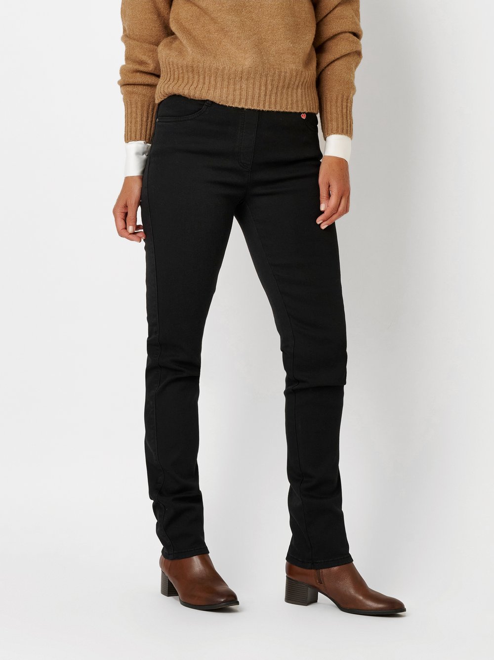Damenjeans Alice in Schwarz, slim-Fit Jeans aus Thermodenim, Frontansicht am Model getragen