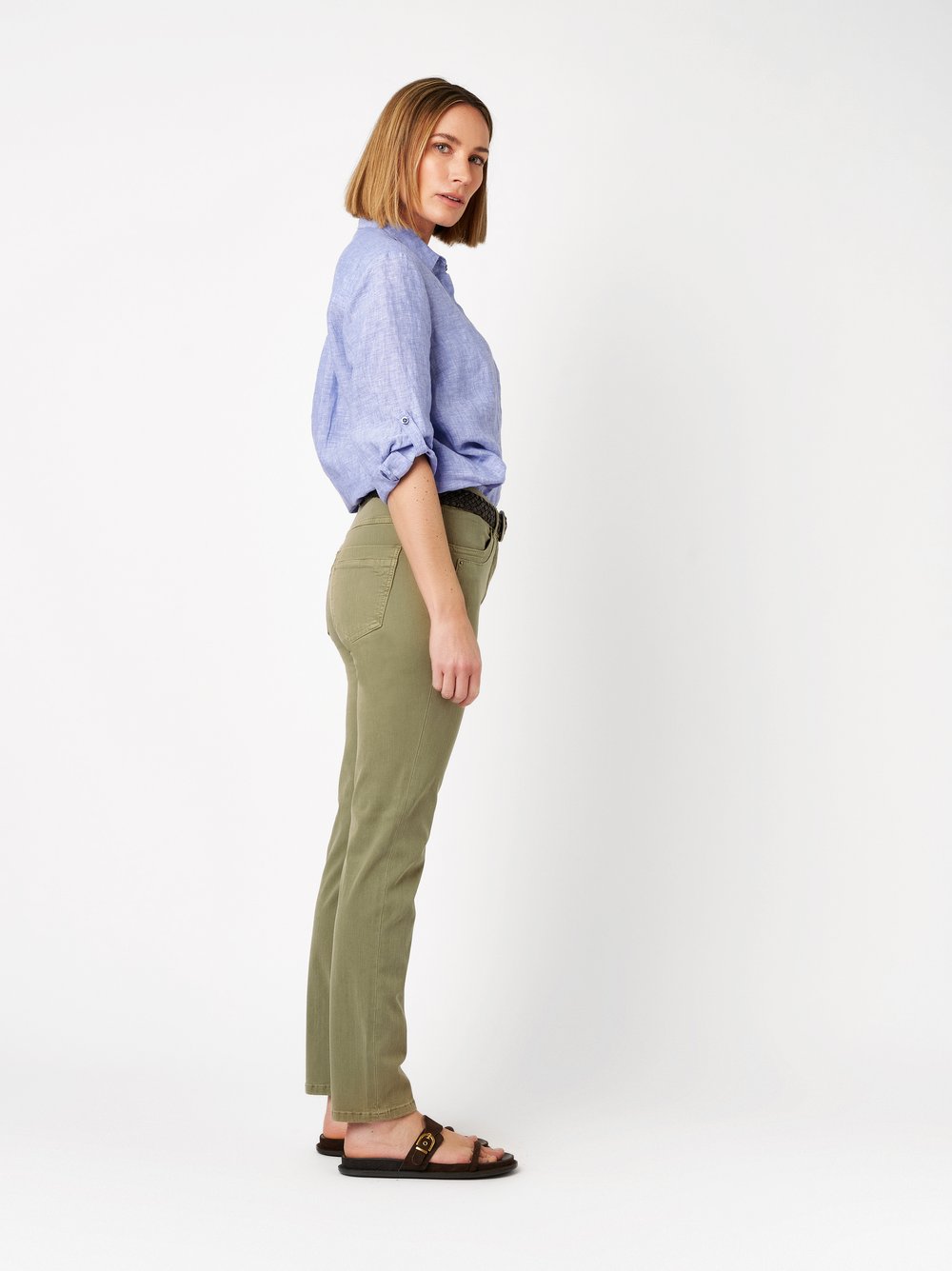 Damenjeans Be Loved in khaki, High Waist Jeans aus Colour Denim, Frontansicht am Model getragen