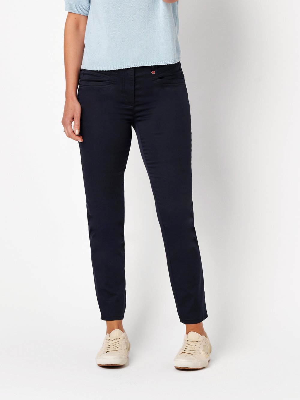 Damenhose Meine beste Freundin 7/8 in dark blue, Sommerliche 7/8-Hose, Frontansicht am Model getragen