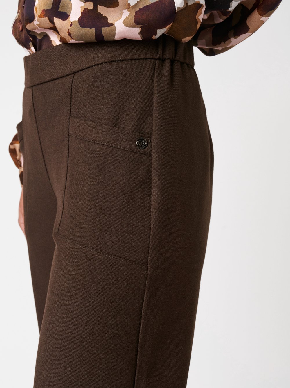 Hose Sue dark brown Detailansicht Hose Sue dark brown Detailansicht