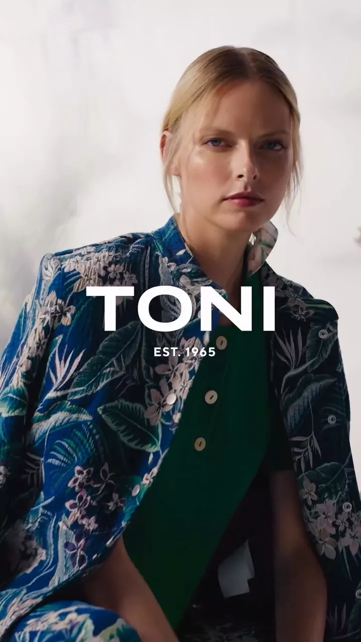 Modern Tropics.
Frische Grüntöne, florale Prints und klare Silhouetten 🌱 ein Look, der sofort nach Sommer aussieht.

Find your favorite.
www.toni-fashion.de

#TONIFashion #ModernTropics