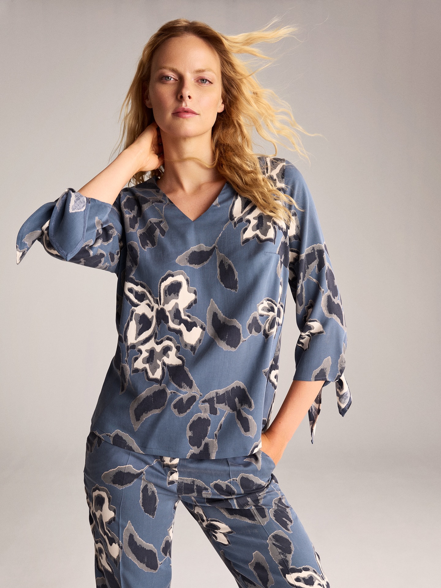 Von Blüten bis Streifen – unsere neuen Blusen zeigen, wie leicht sich Mode anfühlen kann.

#TONIFashion #FreshStart