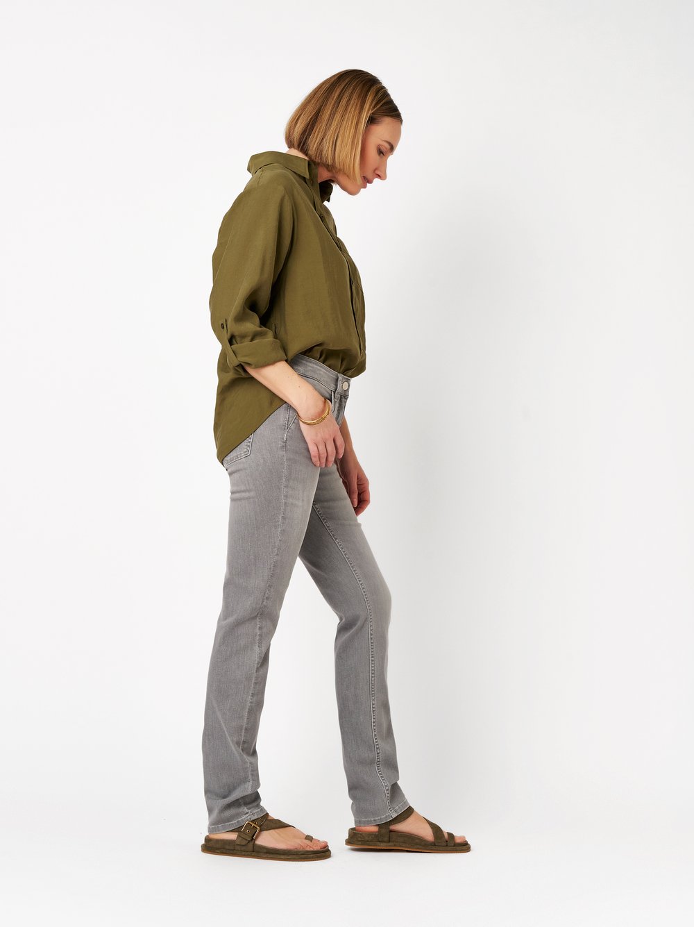 Damenjeans Be Loved in grey, High Waist Jeans, Outfitansicht am Model