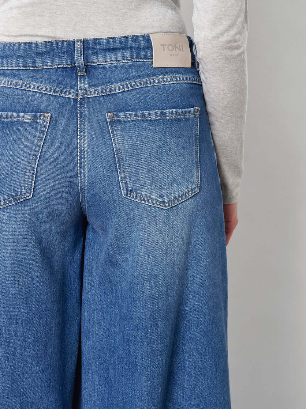 Damenjeans Culotte in Mid Blue, jeans-Culotte mit authentischer Waschung, Detailansicht