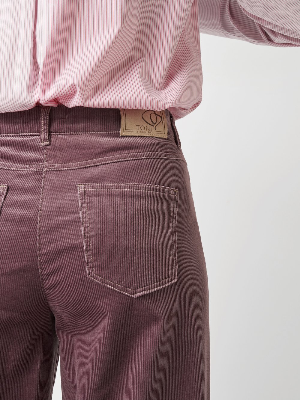 Trousers Liv mauve detail view