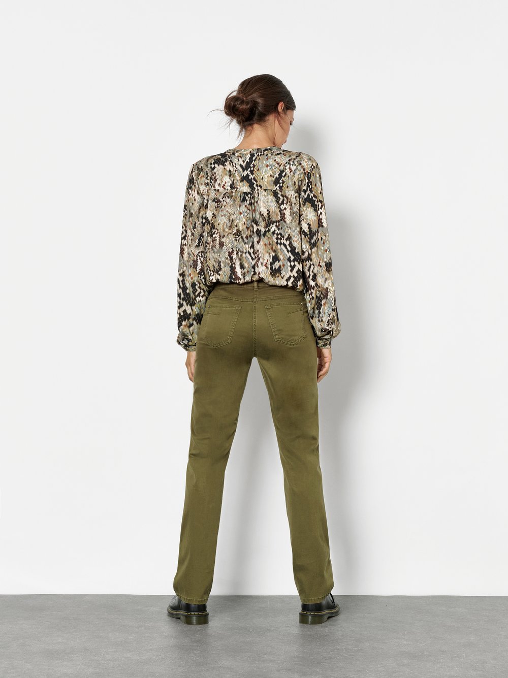 High-Waist Hose aus Baumwollsatin | Style »Be Loved« Oliv