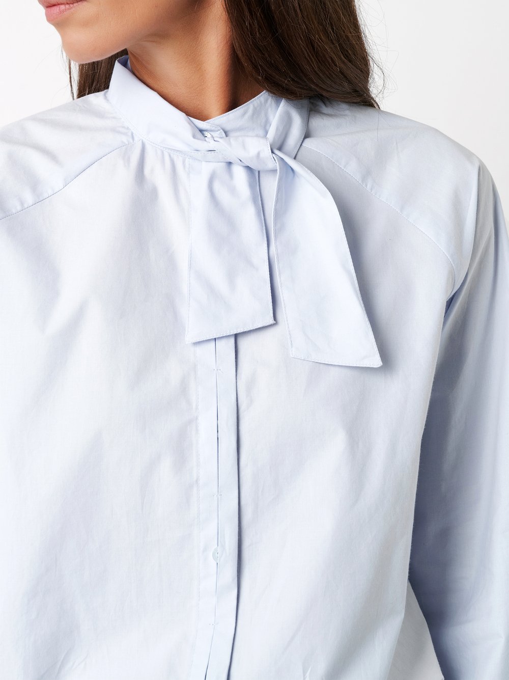 Bluse Bernice light blue Detailansicht