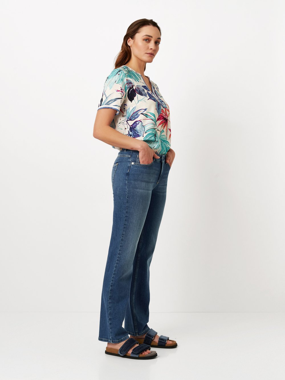 Jeans Ella mid blue Outfitansicht