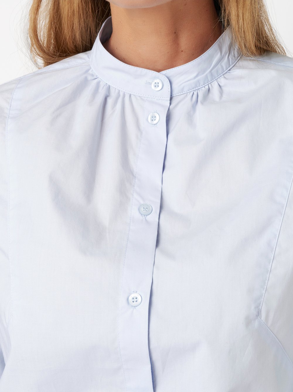 Bluse Bernice light blue Detailansicht