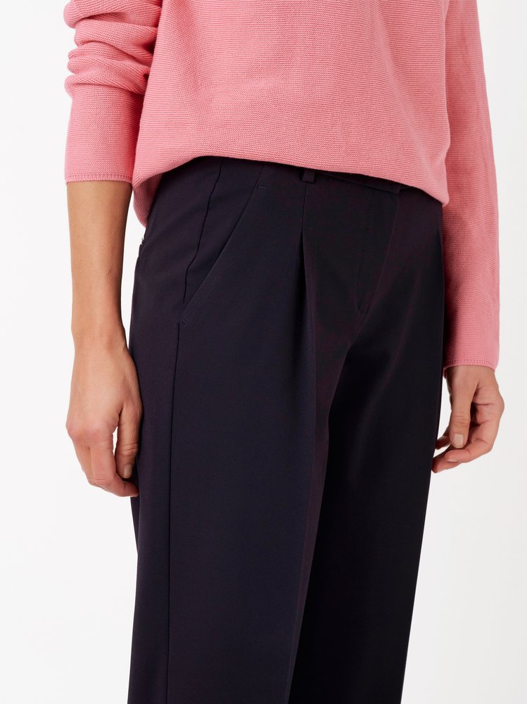 Damenhose Luisa Barrel in dark blue, elegante Barrel-Fit mit Bundfalten, Detailansicht