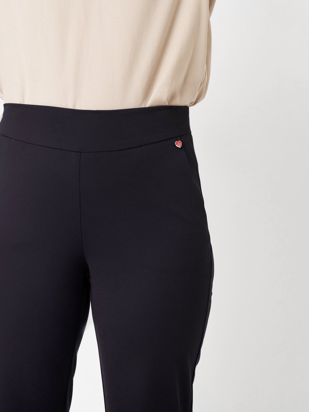 Trousers Scarlet navy detail view Trousers Scarlet navy detail view