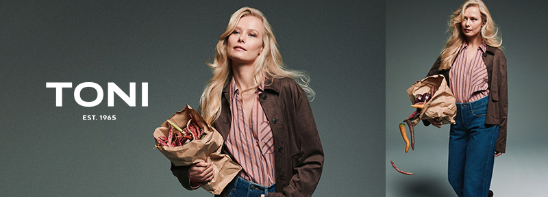 Model trägt Jeans, gestreifte Bluse und braune Jacke – Teaser zu den neuesten Styles der TONI Kollektion