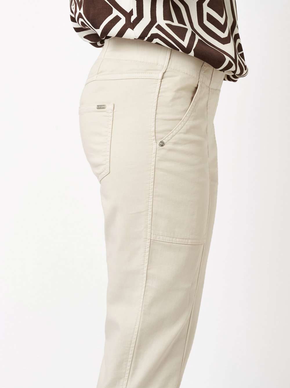 Damenhose Sue 3/4 in sand, Luftige 3/4-Jogpants mit Teilungsnaehten, Detailansicht