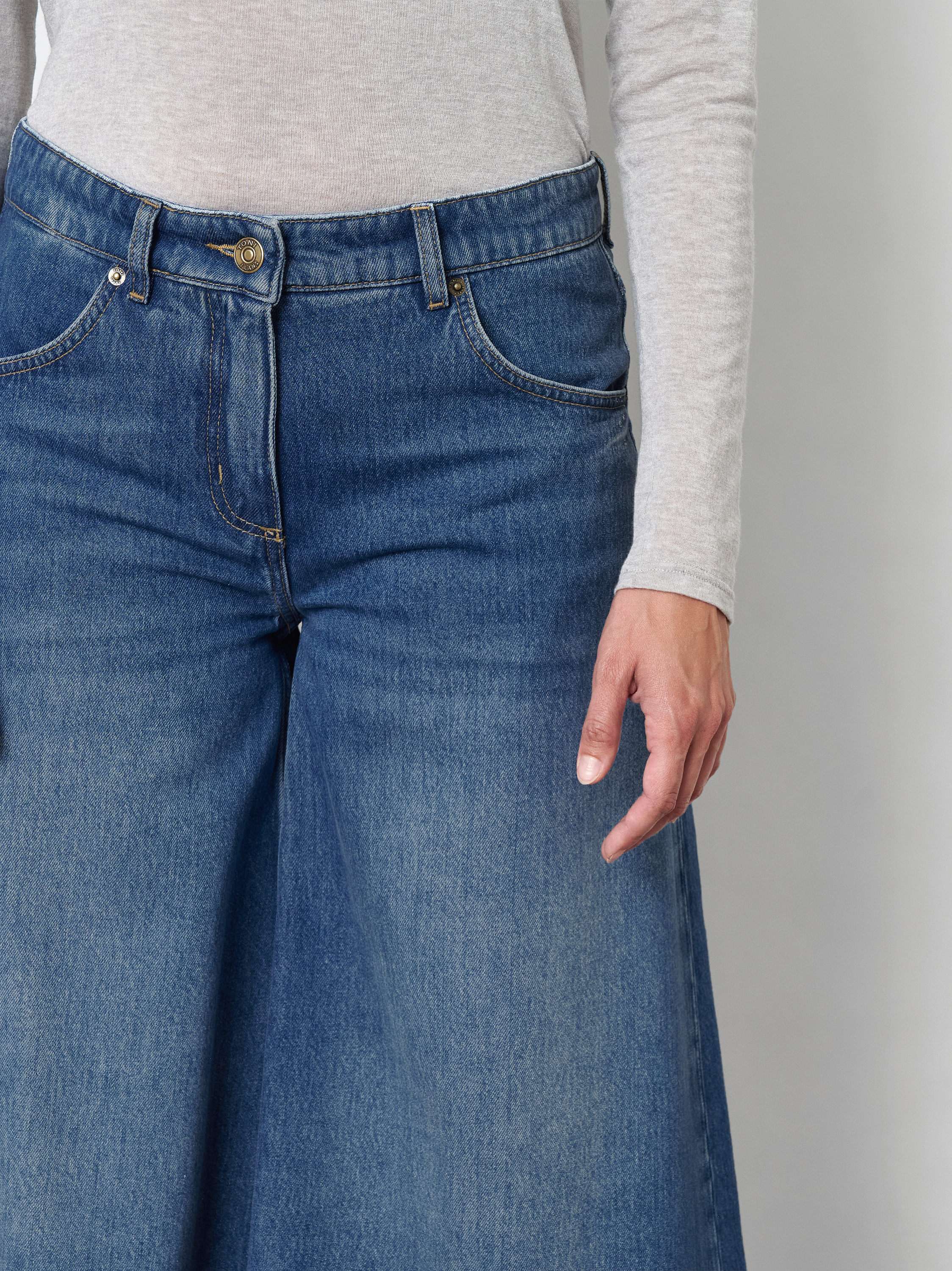 Damenjeans Culotte in Mid Blue, jeans-Culotte mit authentischer Waschung, zweite Detailansicht