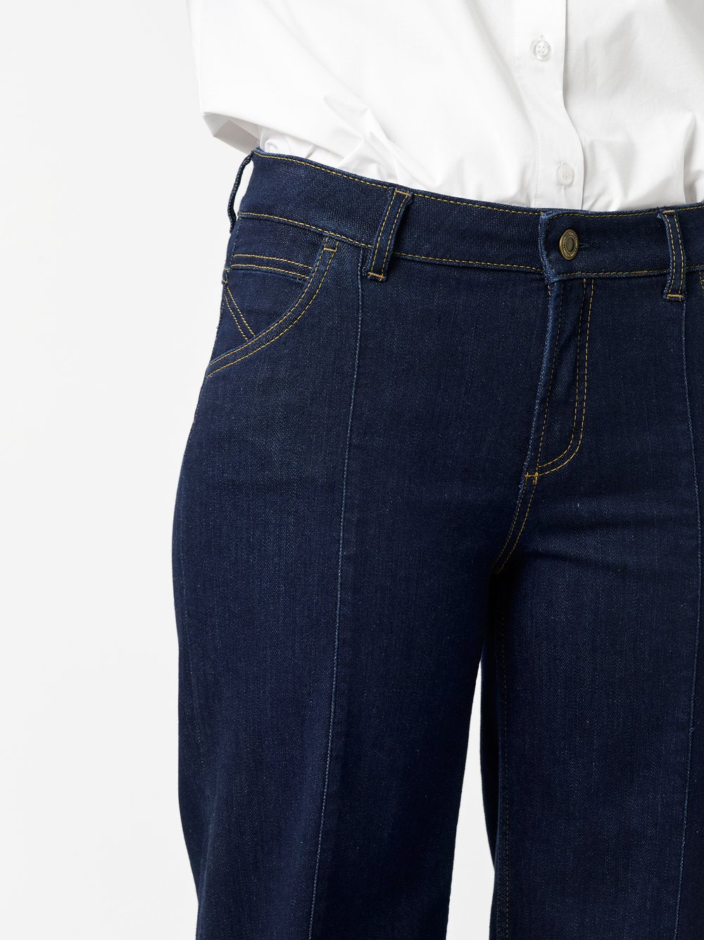 Jeans Ella dark blue Detailansicht Jeans Ella dark blue Detailansicht