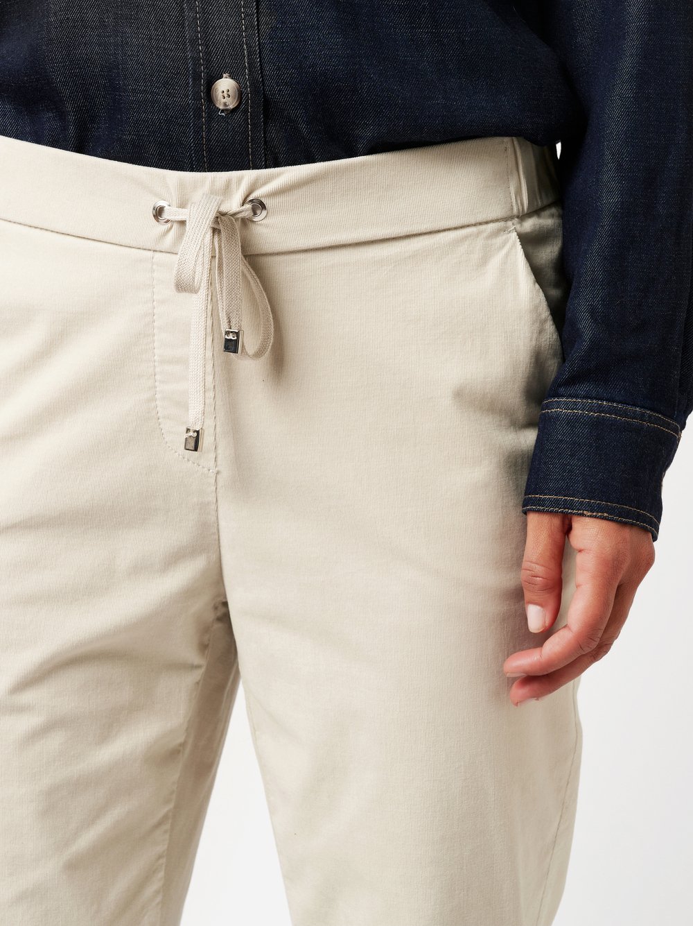 Hose Sue light grey Detailansicht Hose Sue light grey Detailansicht