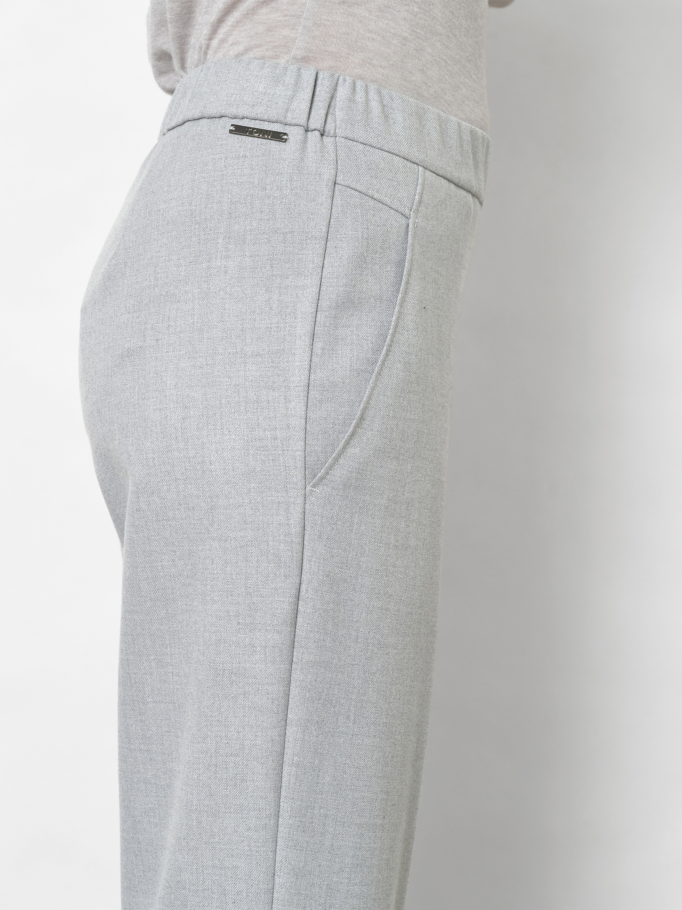 Damenhose Sue 7/8 in Hellgrau, Weite 7/8-Hose aus Gabardine, Detailansicht