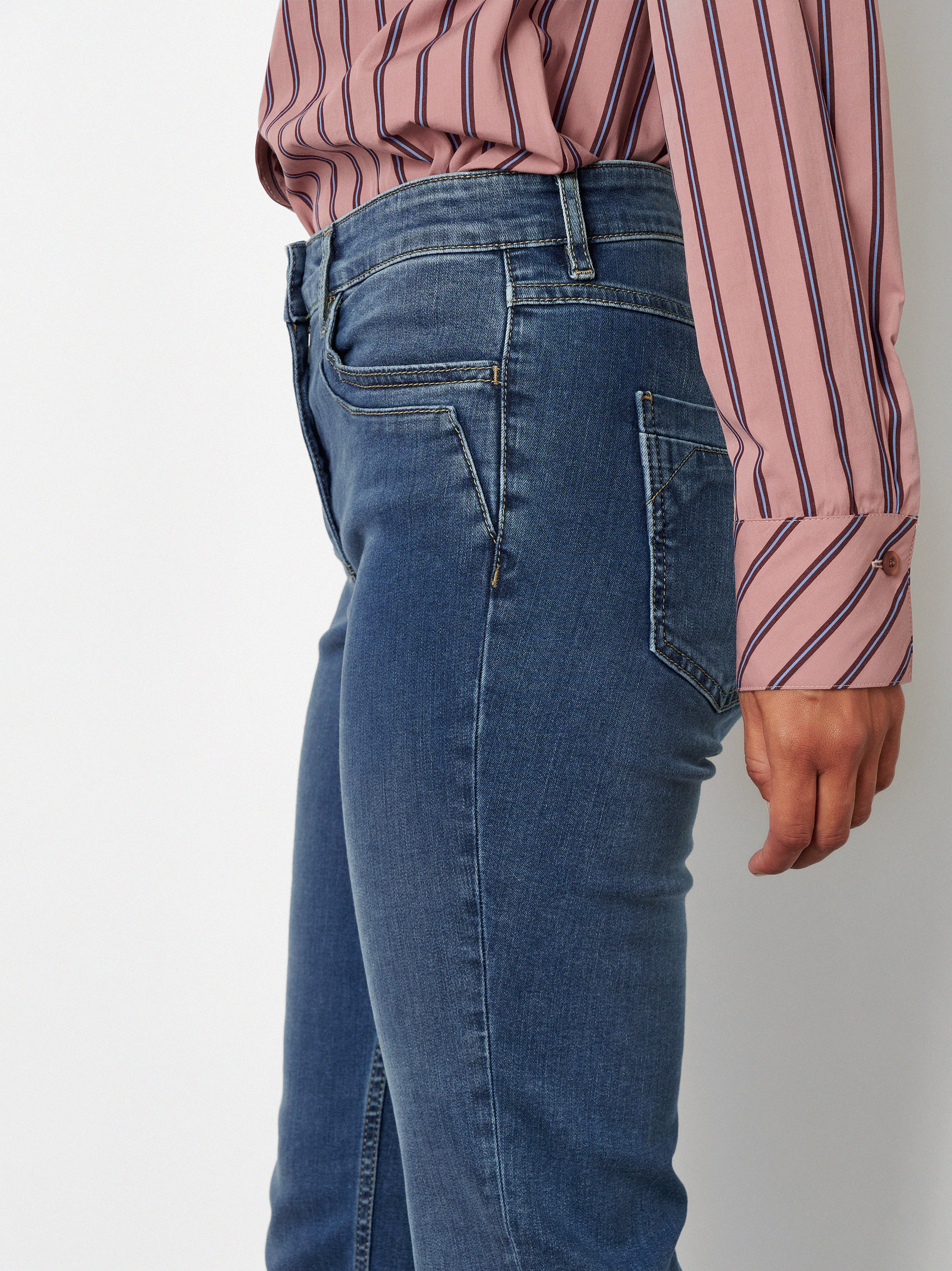 Damenjeans Be Loved in mid blue, High Waist Jeans, Detailansicht