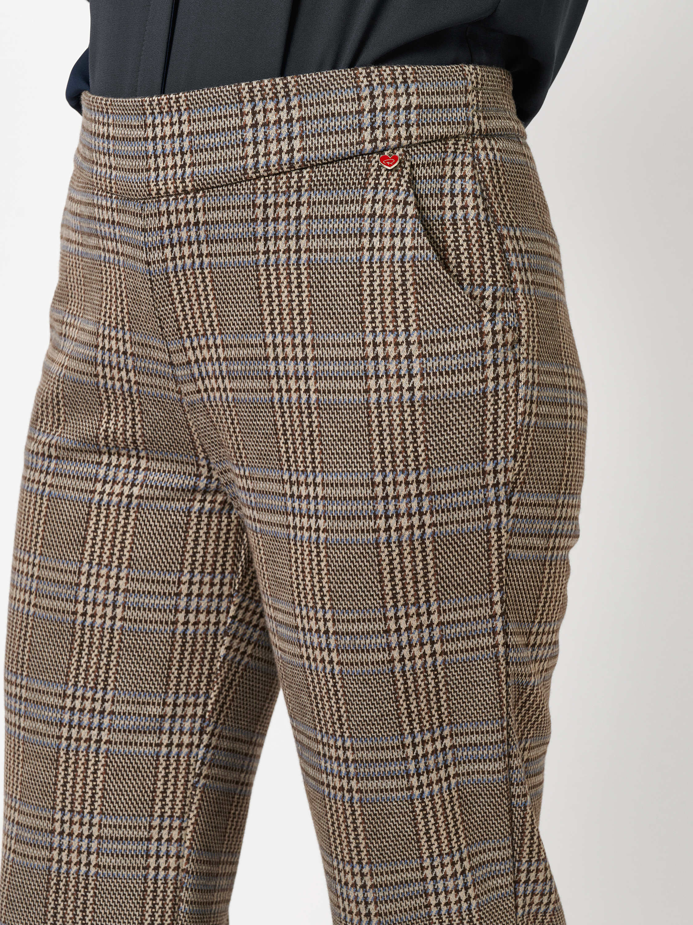 Damenhose Scarlet Wide in Braun, Weite Karohose, Detailansicht