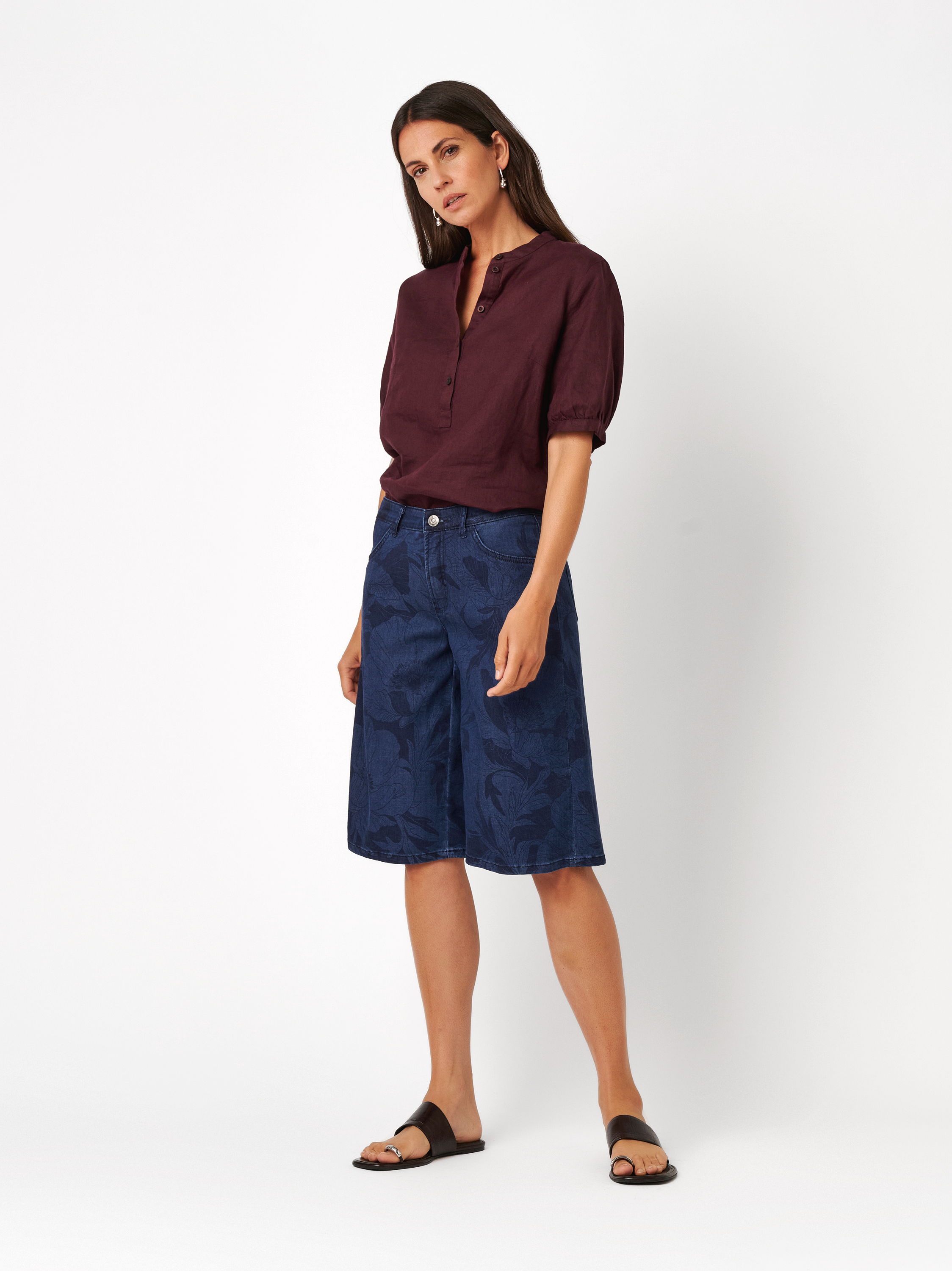 Womens shorts Liv Bermuda in dark blue, wide denim bermudas with floral print, front view worn by model
