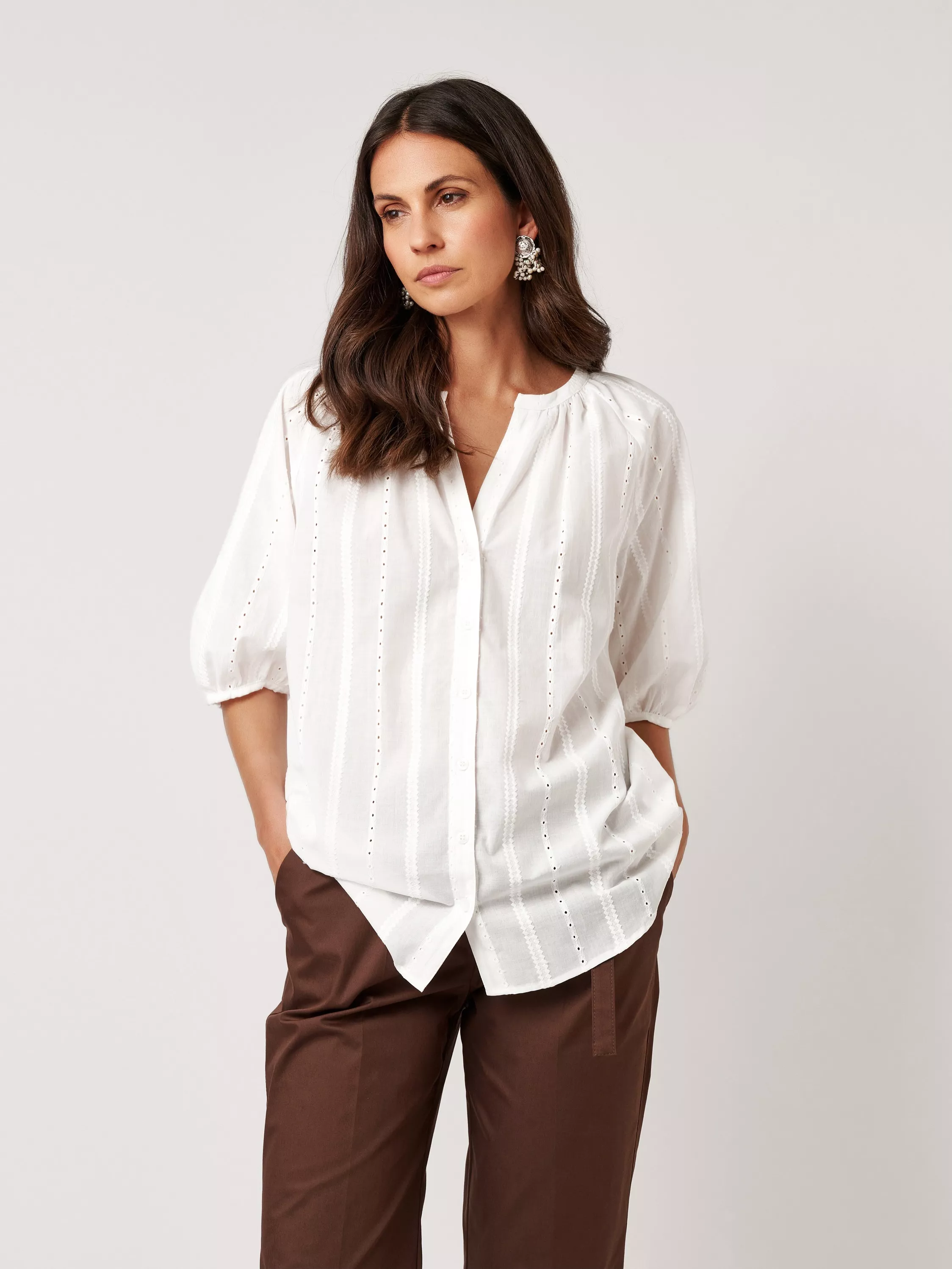 Feine Details machen oft den größten Unterschied.
🤍
#TONIFashion #simplythebest