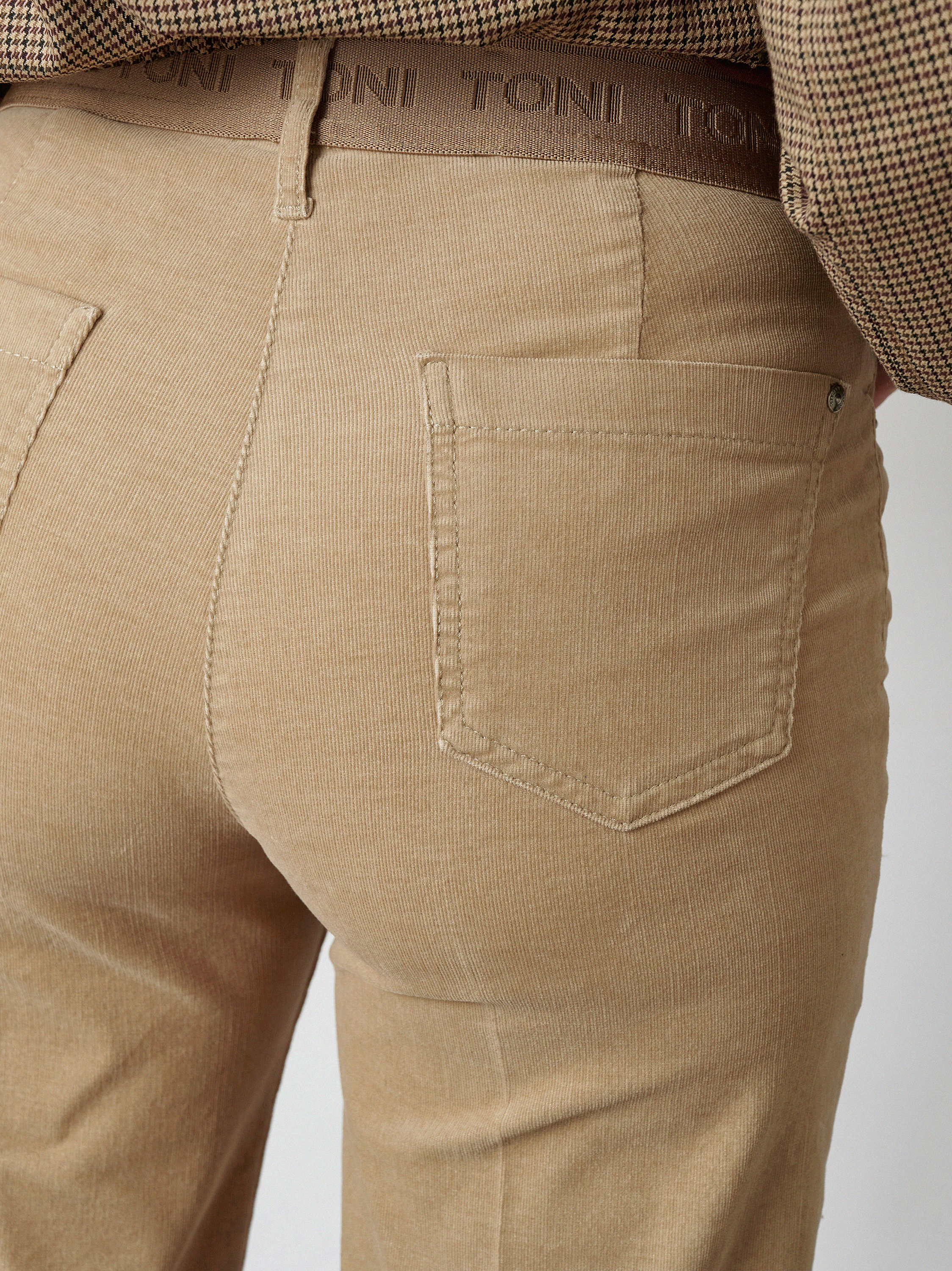 Womens trousers Jenny Wide in Sand, wide-leg corduroy trousers, detail view