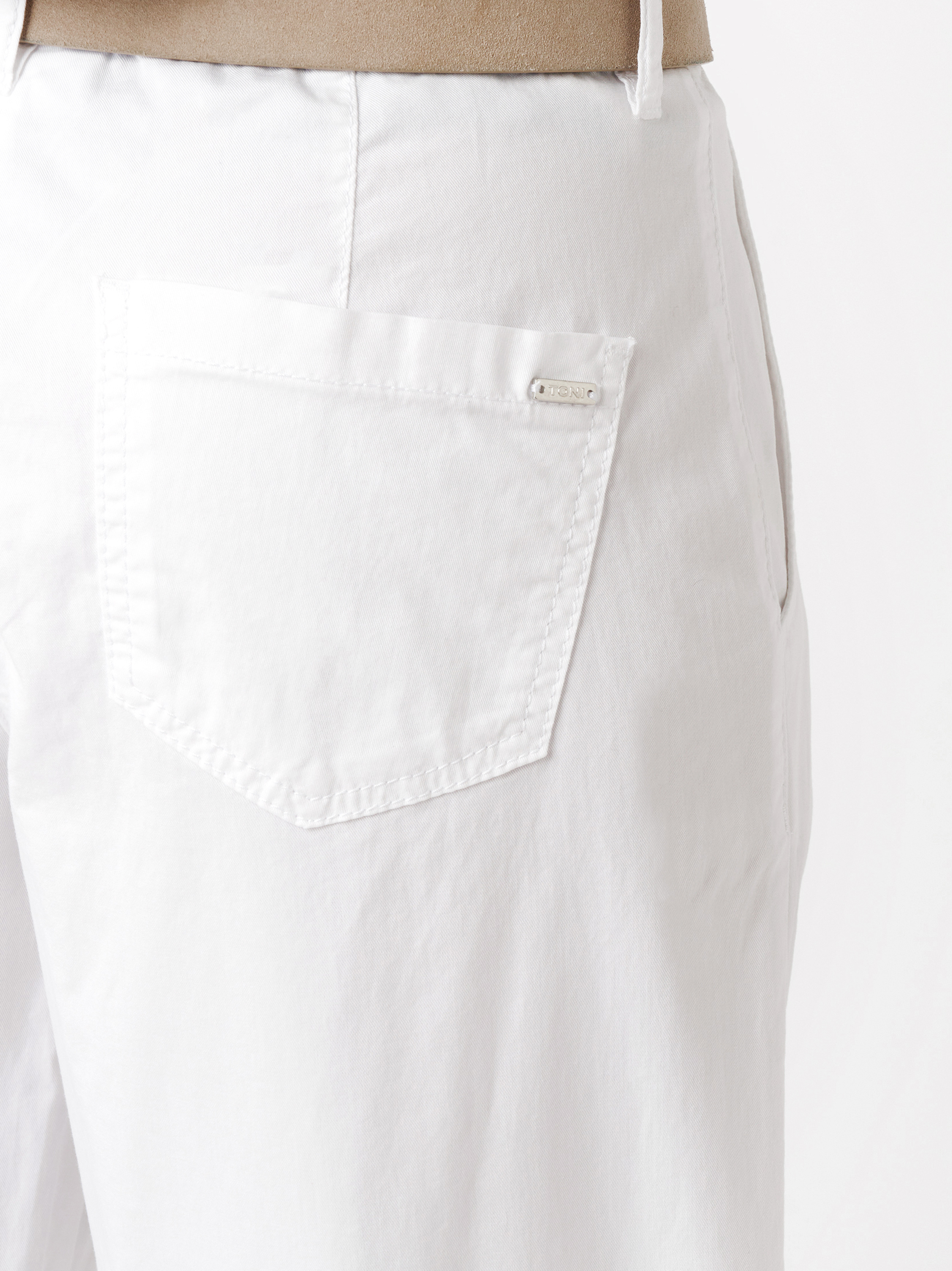 Damenhose Luisa Wide in white, Wide Leg Hose mit Bundfalten, Detailansicht