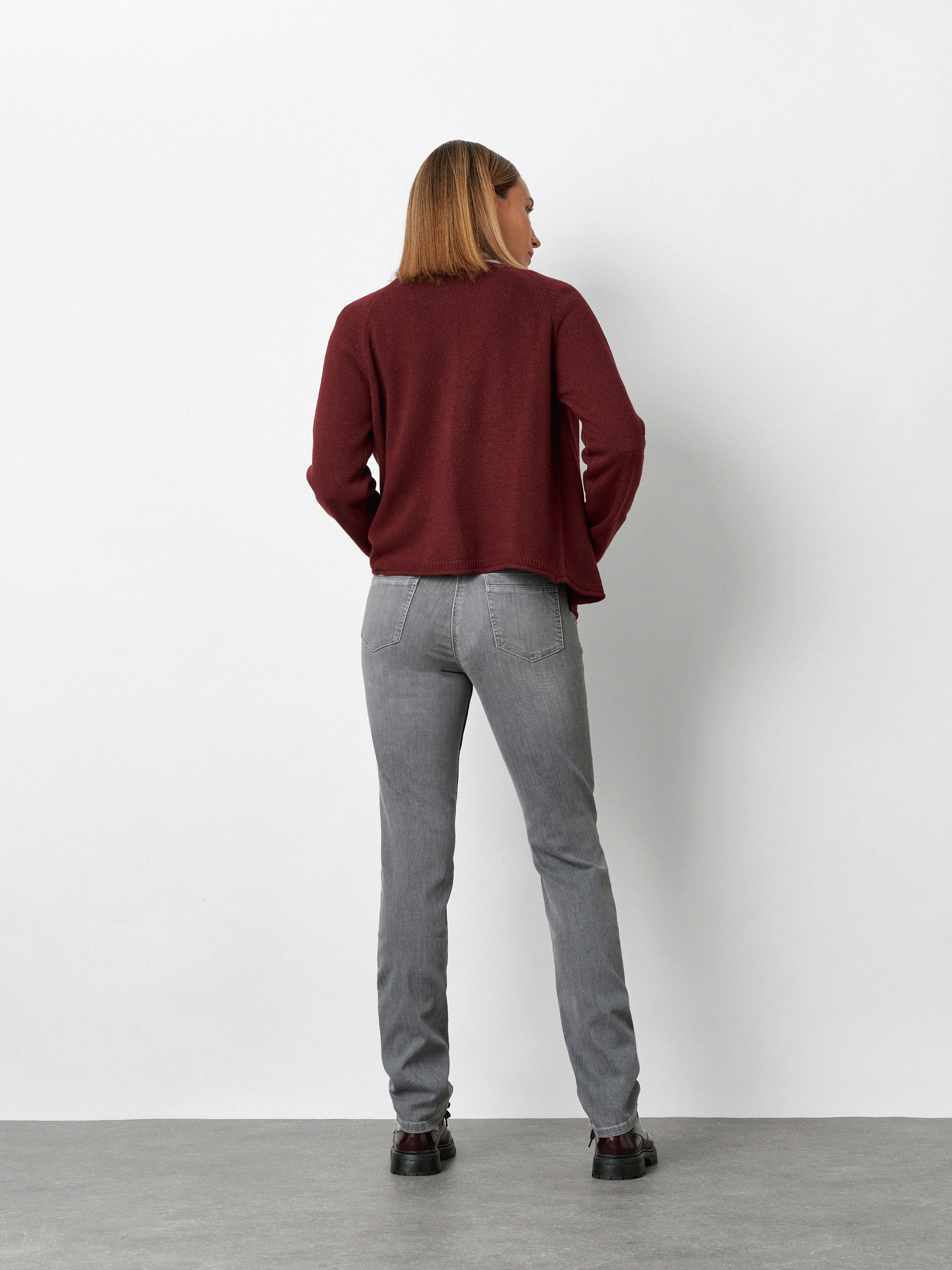 Damenjeans Be Loved in Grau, slim-Fit Jeans mit hohem Bund, Rueckansicht am Model getragen