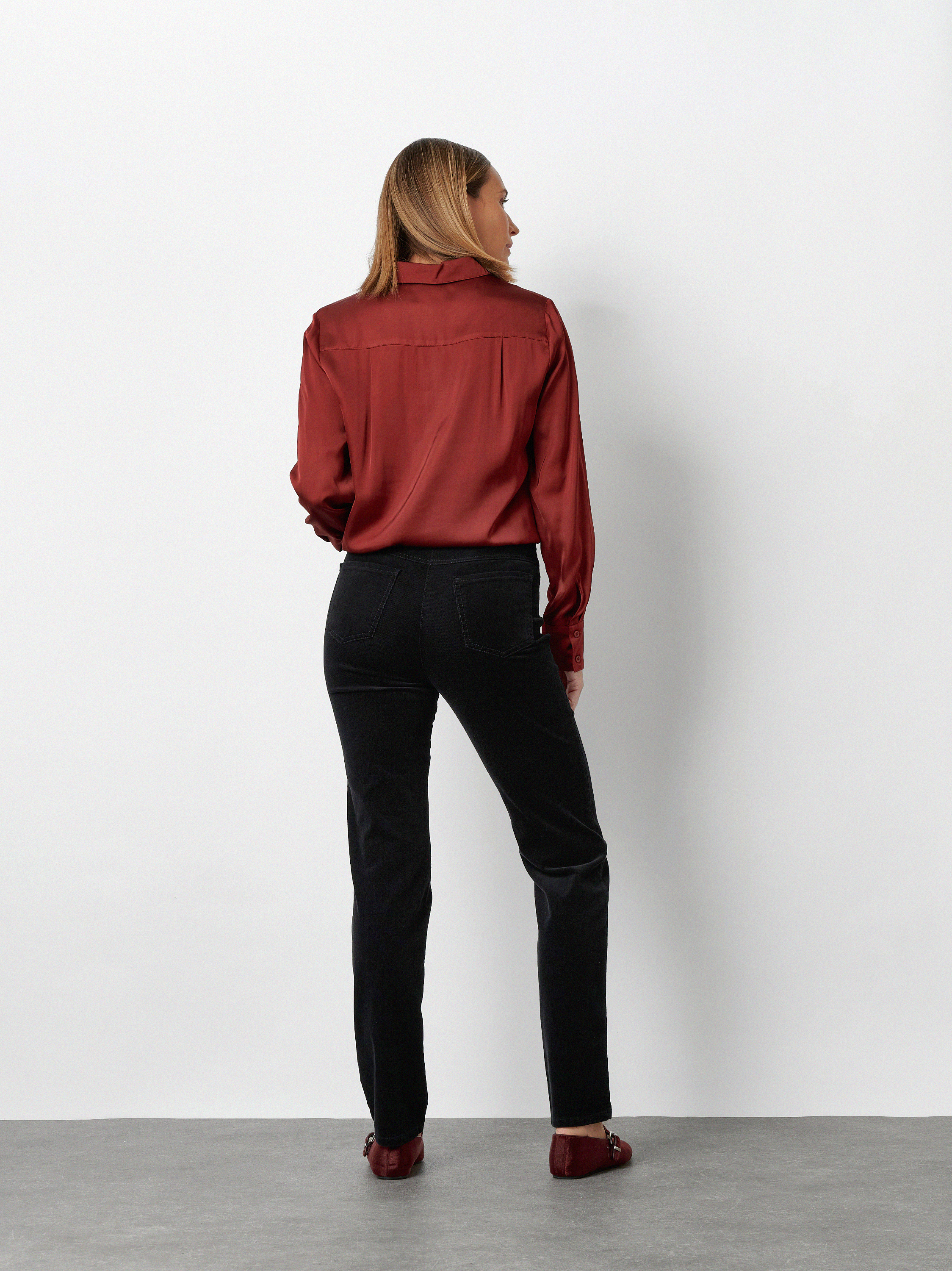 Womens trousers Be Loved in Black, high-waist corduroy trousers, back view worn by model