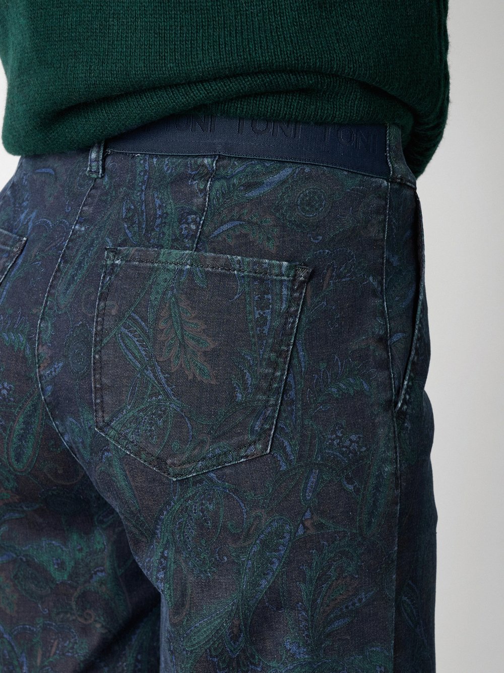Damenjeans Jenny Palazzo in Marine/Gruen, wide-Leg Jeans mit Paisley-Print, zweite Detailansicht