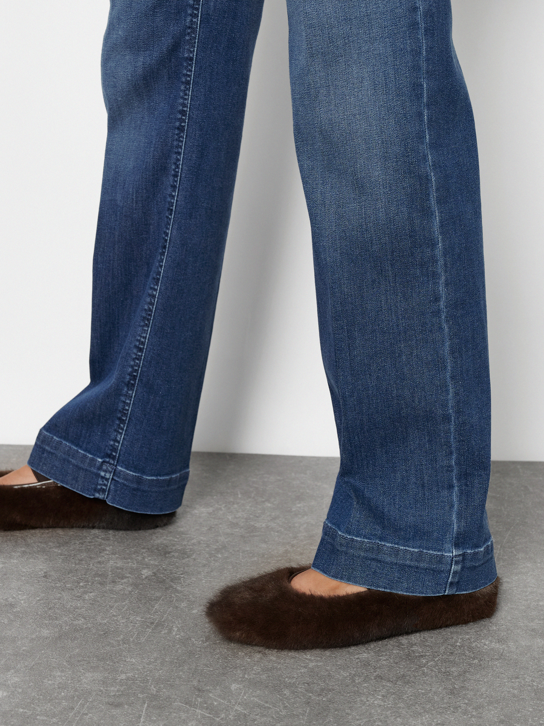 Damenhose Jenny Wide in Mid Blue Used, wide-Leg Jeans mit sportivem Bund, zweite Detailansicht
