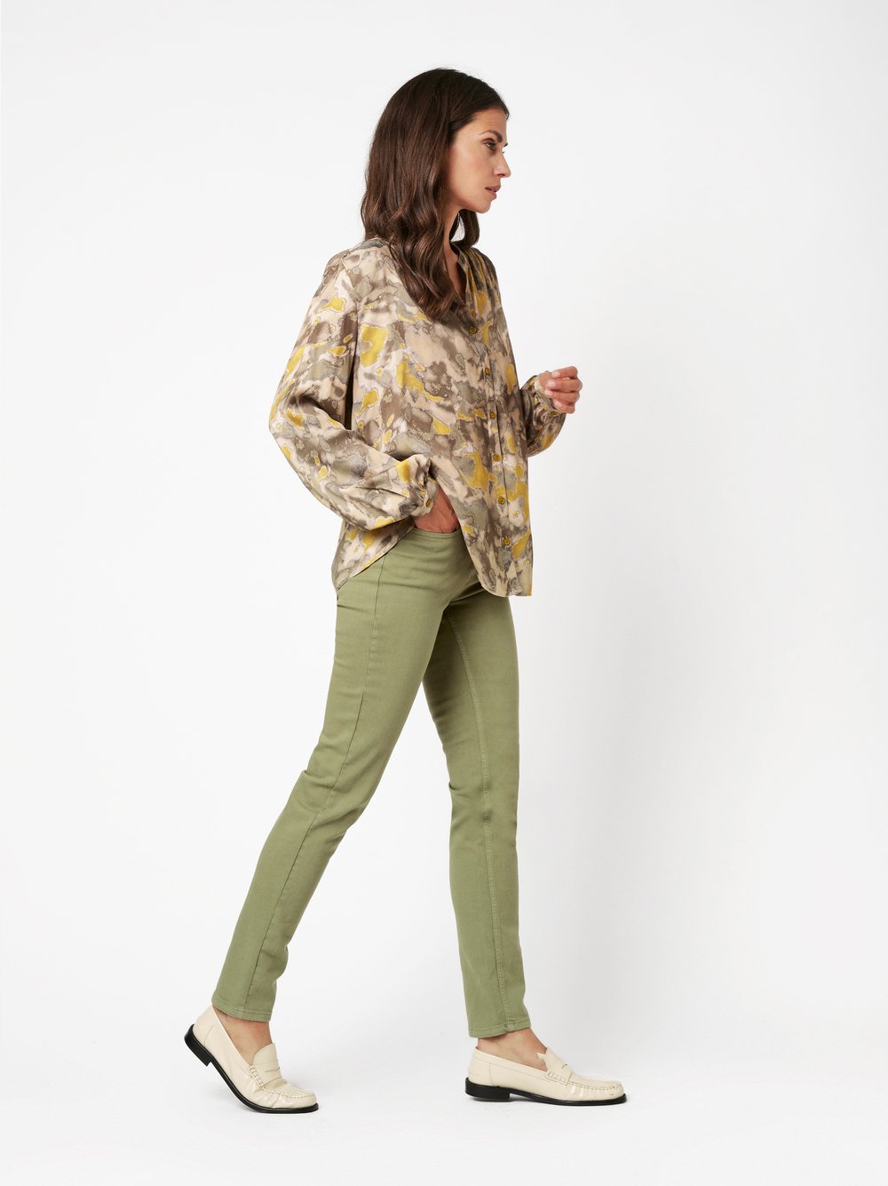 Jeans Perfect Shape khaki Outfitansicht