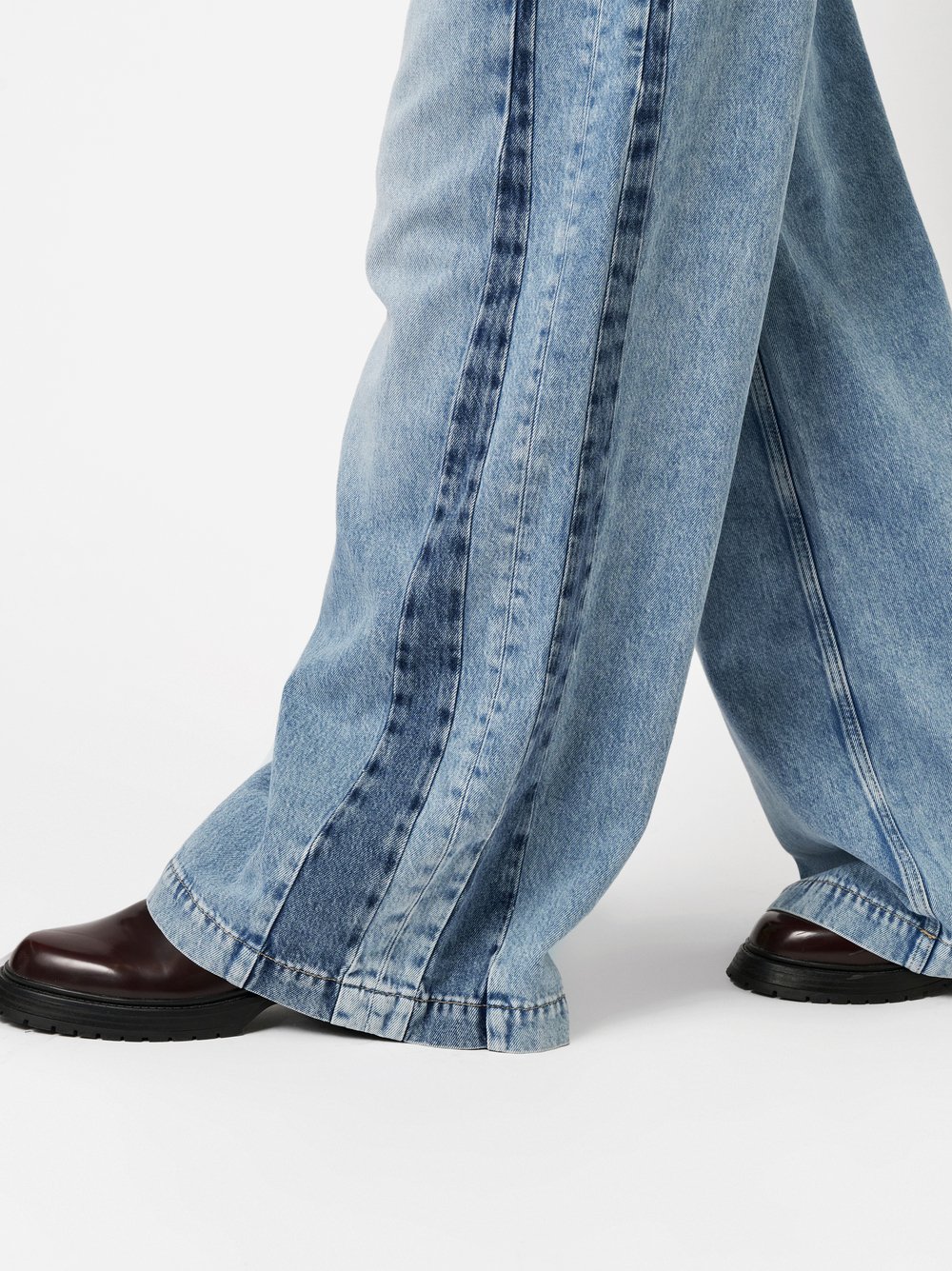 Jeans Liv blue bleached Detailansicht
