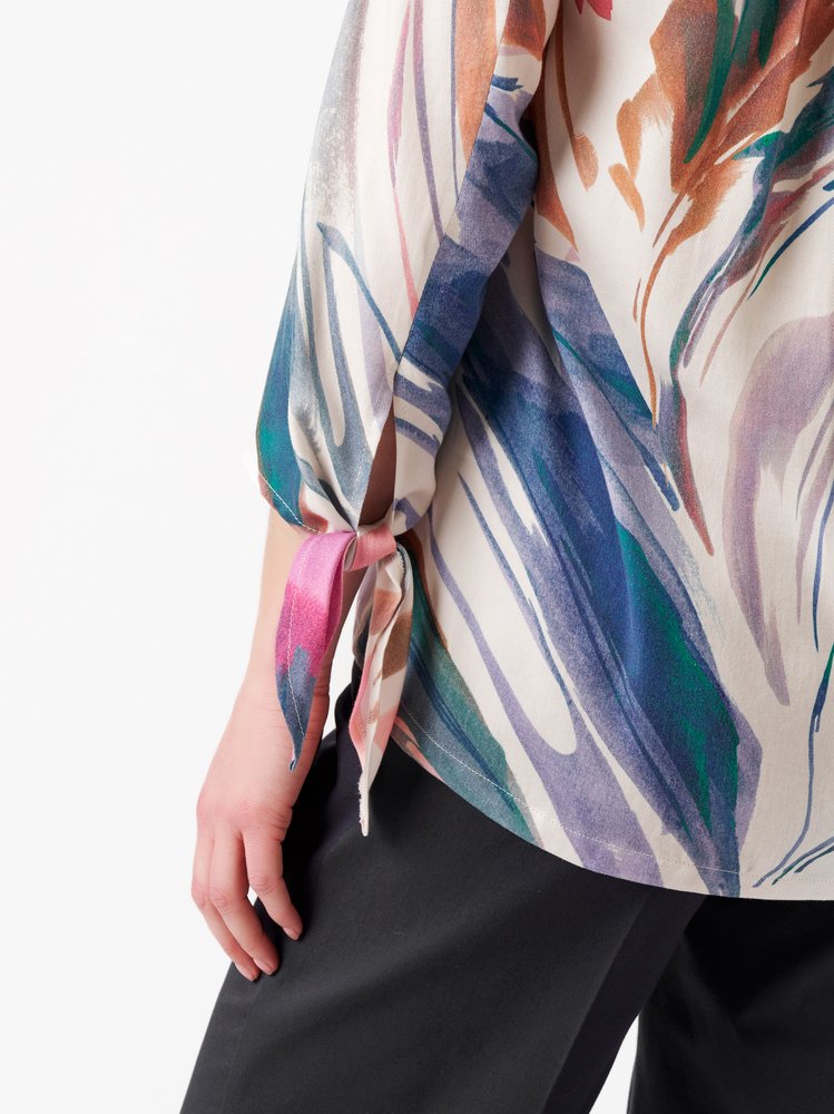Damenbluse Anna in multicolour, Schlupfbluse mit kunstvollem Druck, Detailansicht