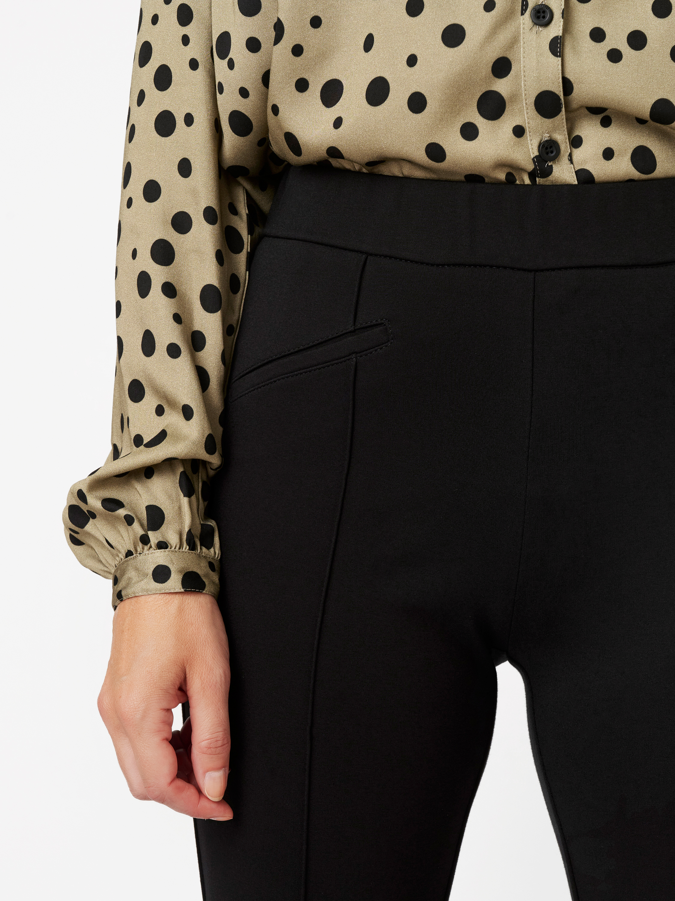 Trousers Jenny black detail view