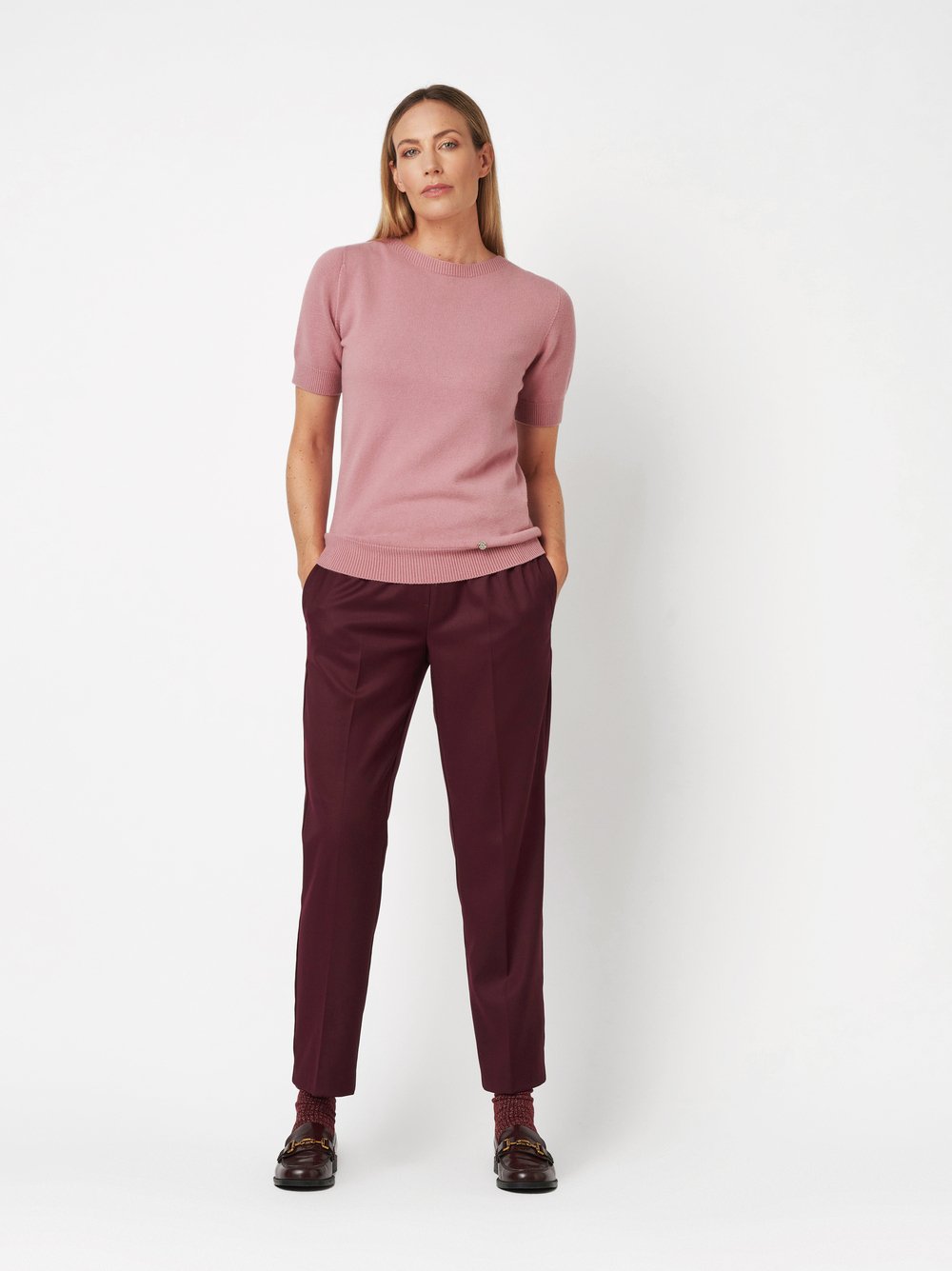 Hose Sue dark red Outfitansicht