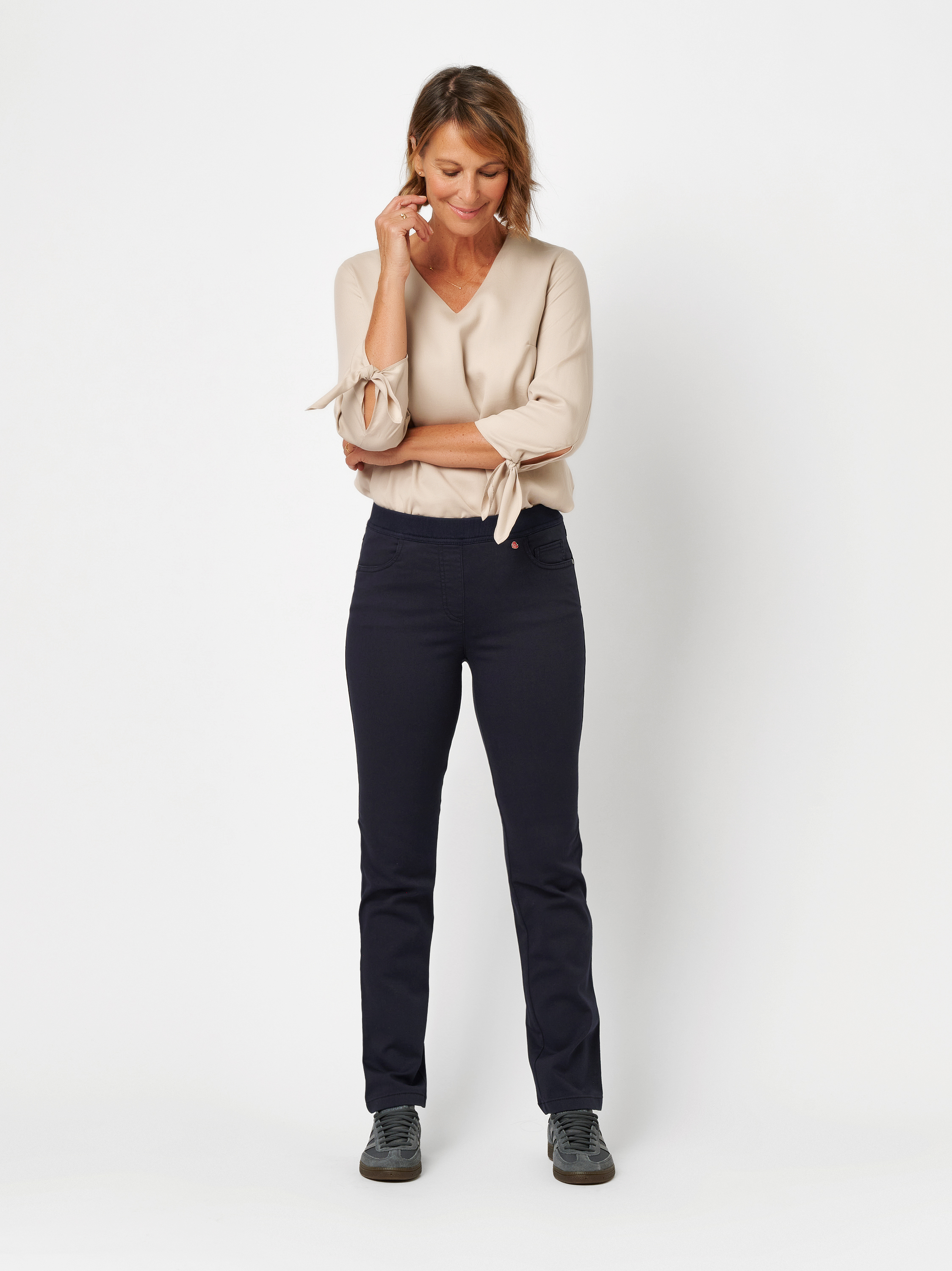 Damenhose My Darling Slim in navy, 5-Pocket mit Jerseybund, Frontansicht am Model getragen