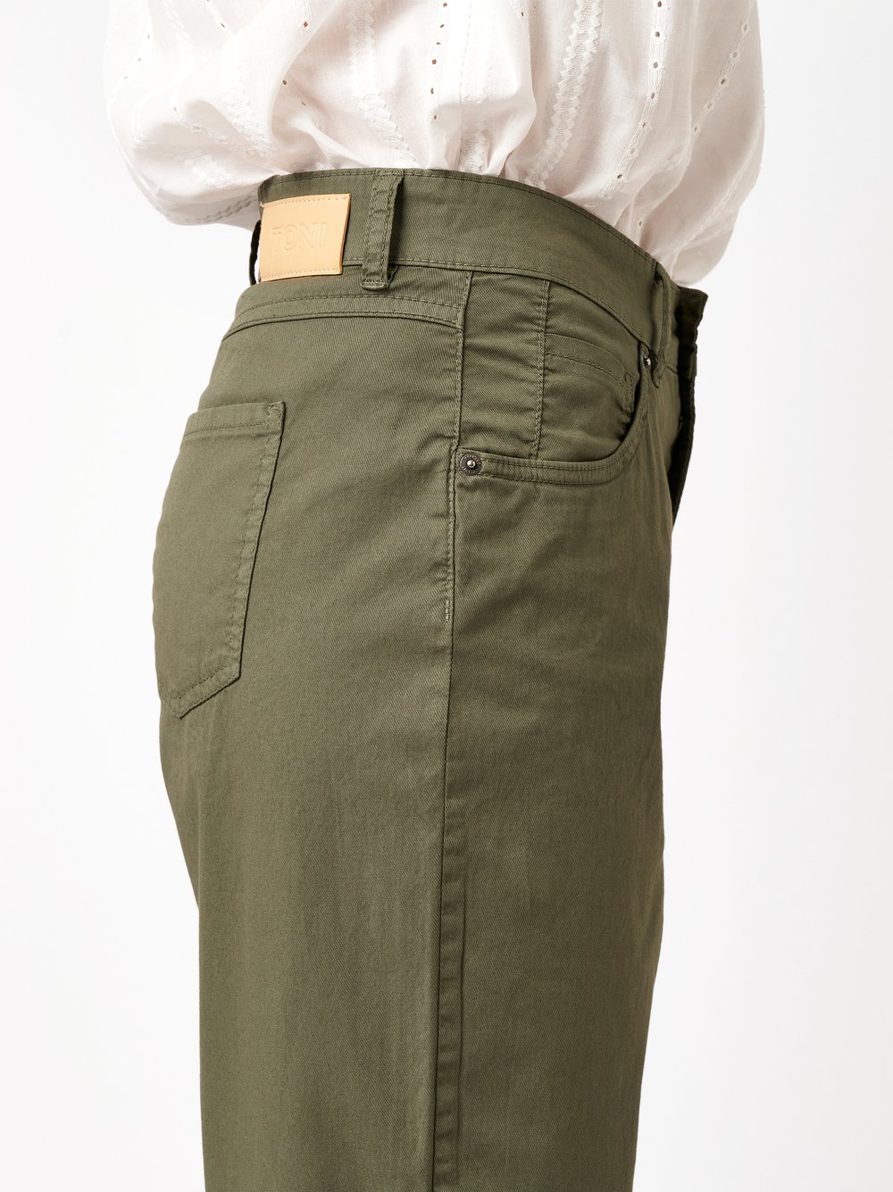 Damenhose Liv Barrel in khaki, barrel-Fit Hose aus Sommertwill, Detailansicht