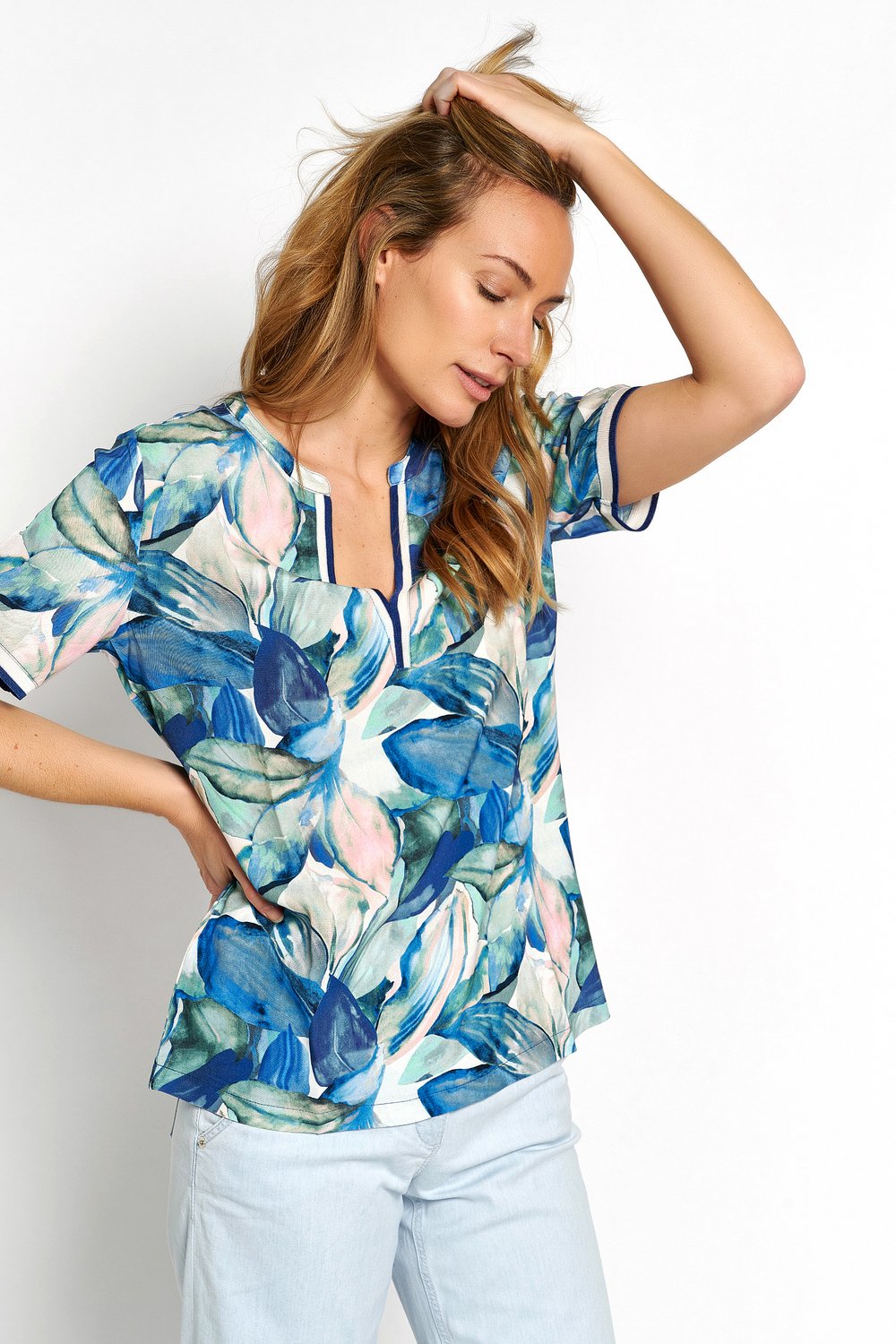 Shirt with a tropic print | Style »Alina« multicolour blue