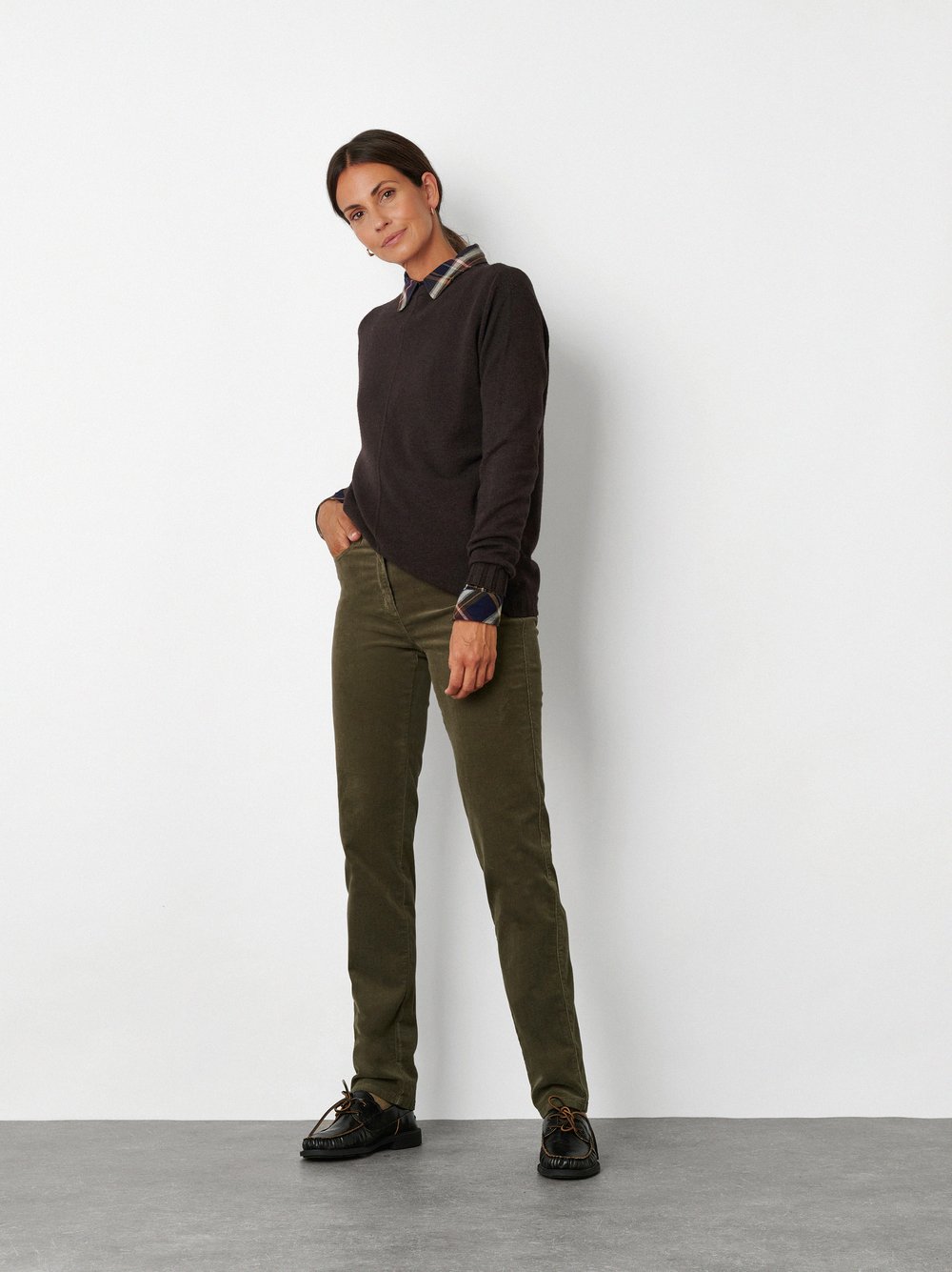 Womens trousers Be Loved in Olive, high-waist corduroy trousers, front view worn by model