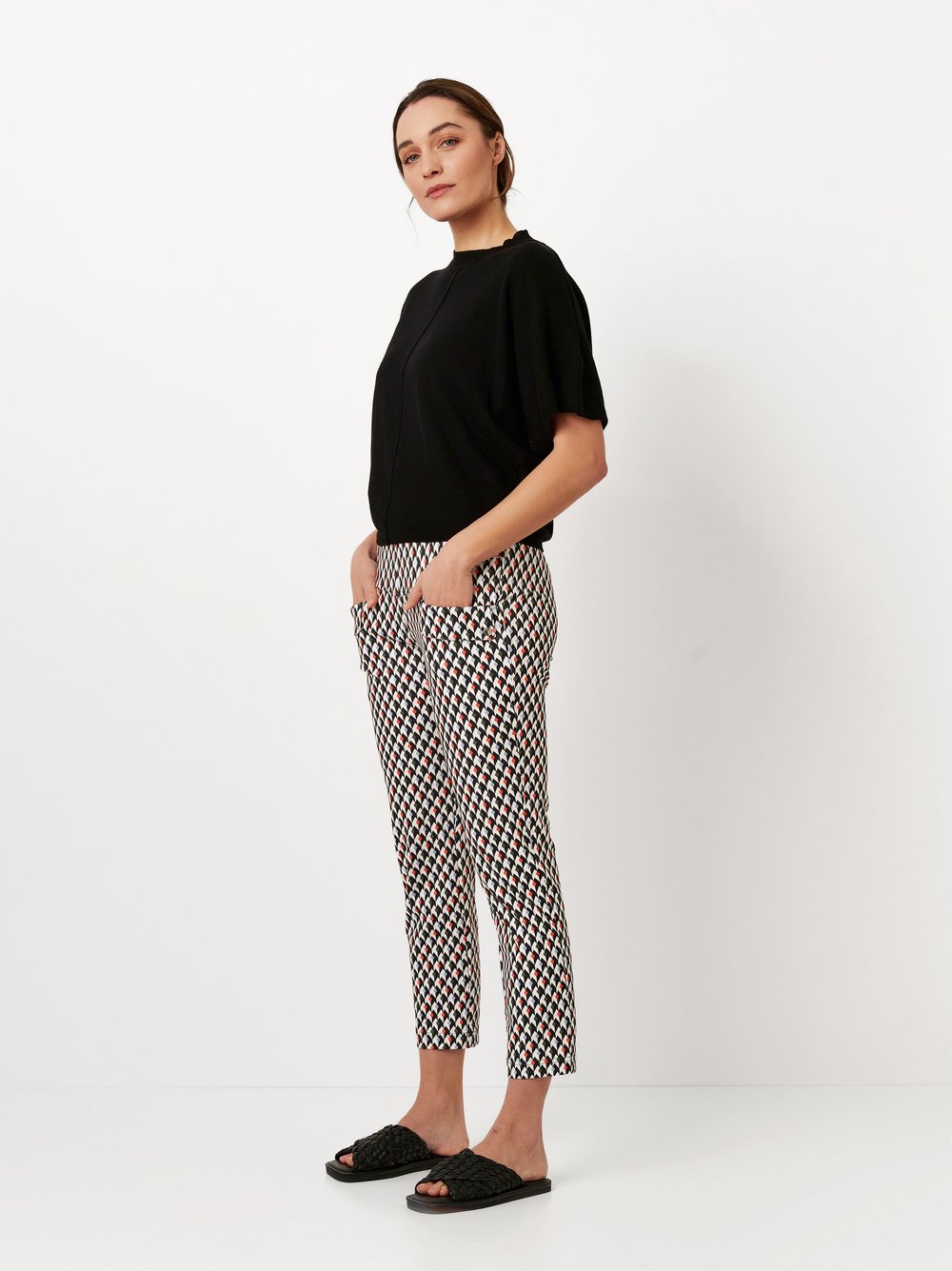 Trousers Jenny black/white outfit view